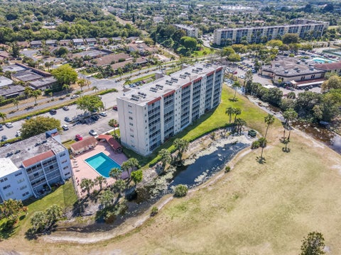 Tiny photo for 3465 Via Poinciana #606, Lake Worth, FL 33467 (MLS # B26089915)
