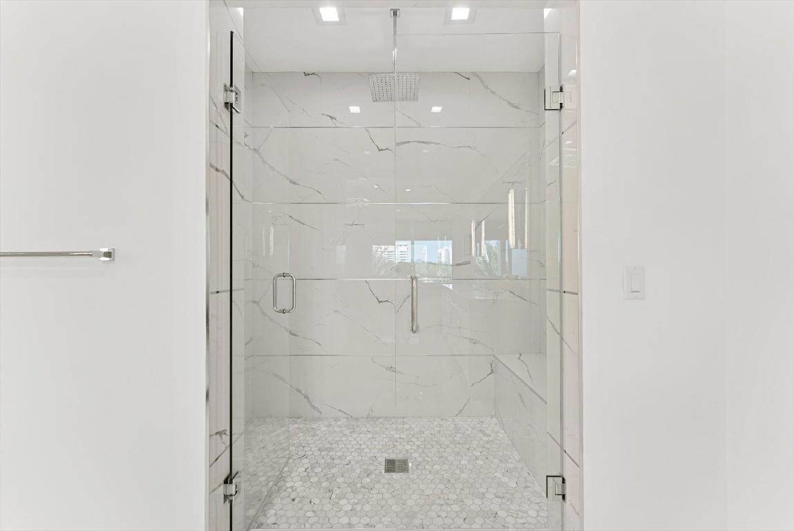 BOCA HARBOUR ISLAND SEC IN - Residential