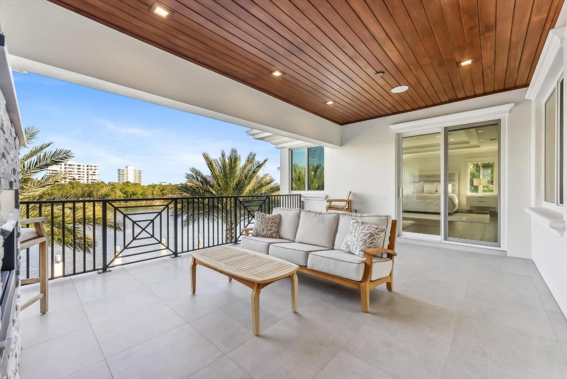 BOCA HARBOUR ISLAND SEC IN - Residential