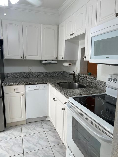 2161 NE 1st Court 102 Boynton Beach FL 33435
