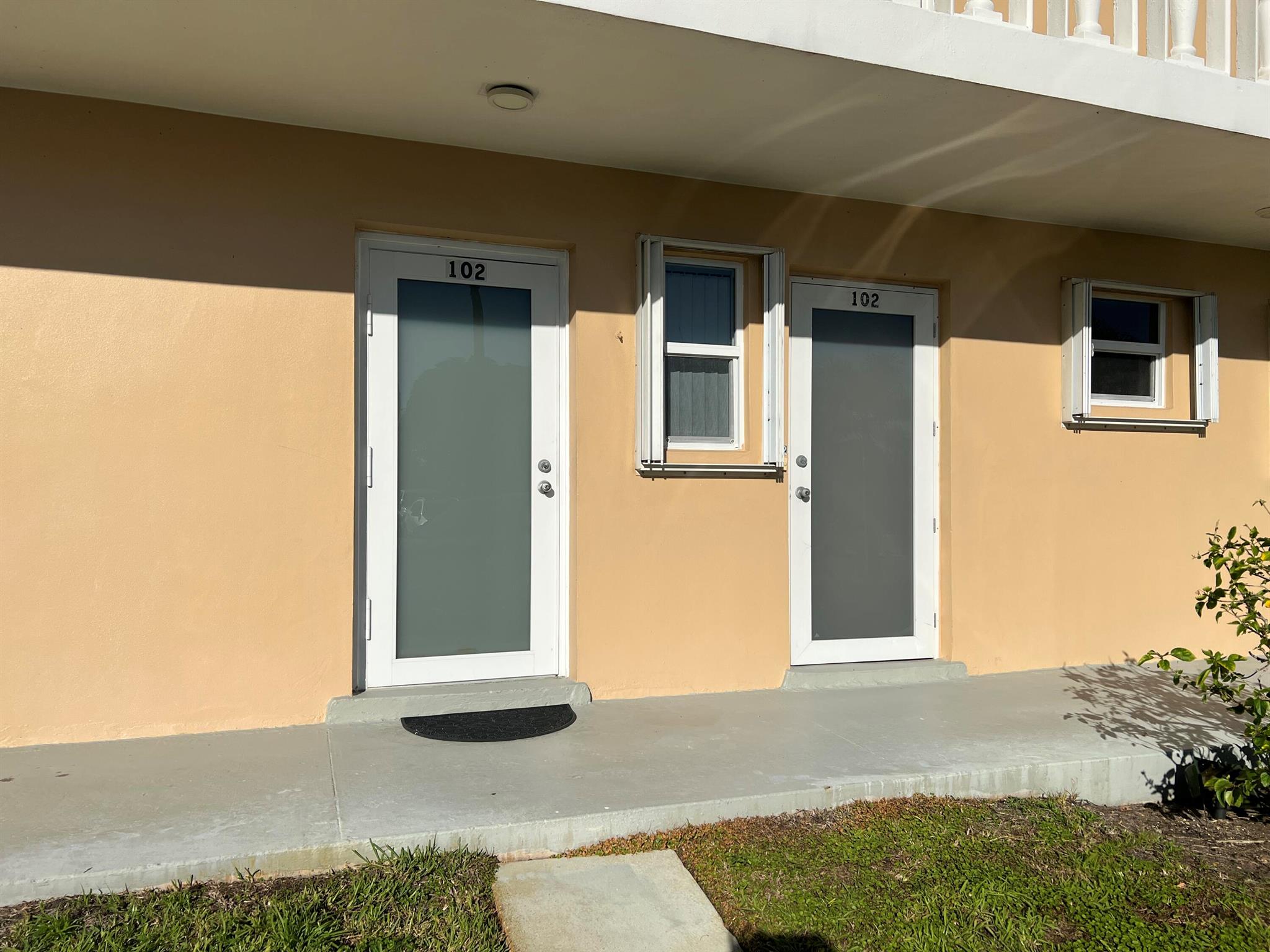 VILLAGE ROYALE CONDO 3 - Residential