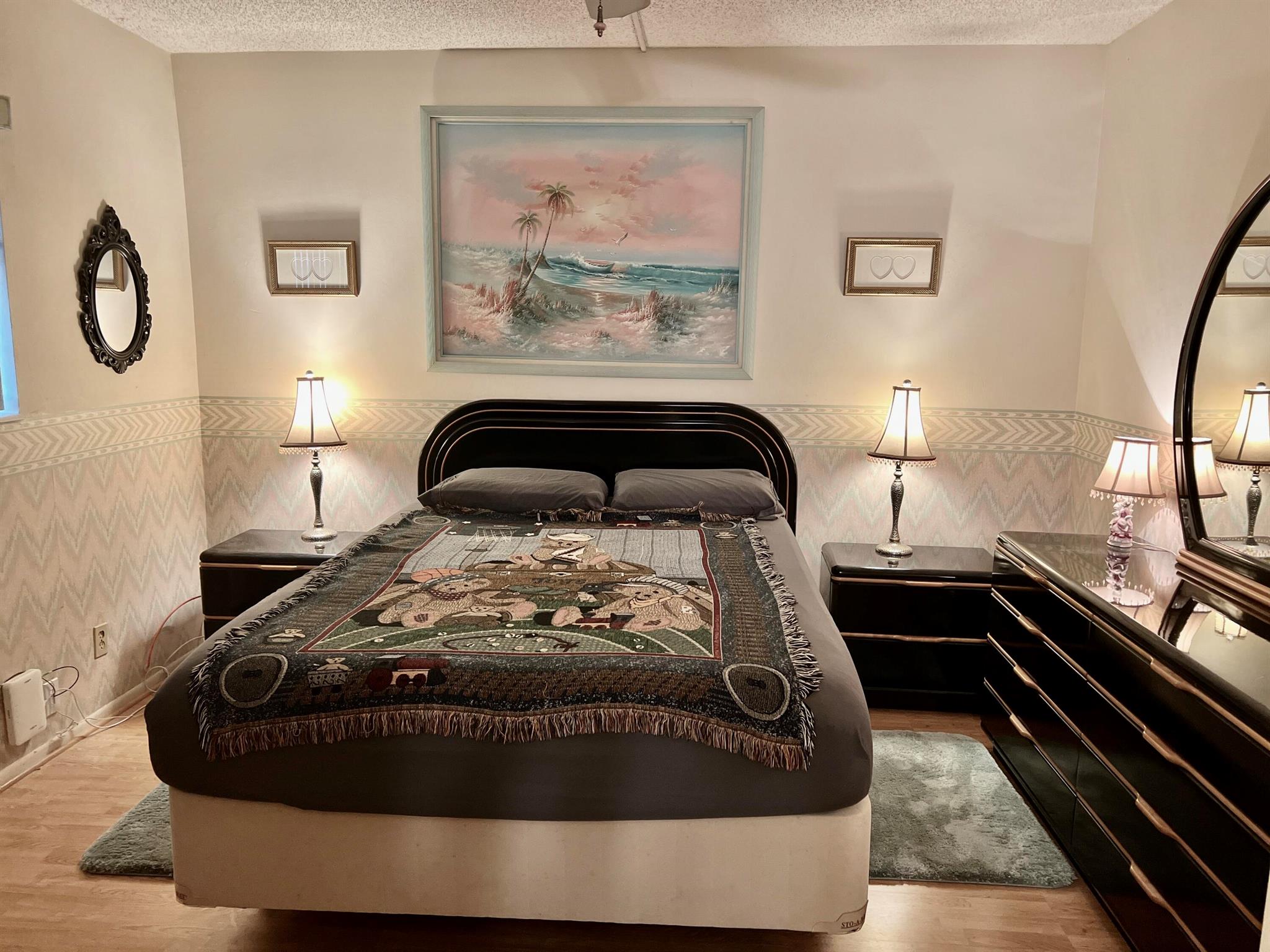 VILLAGE ROYALE CONDO 3 - Residential