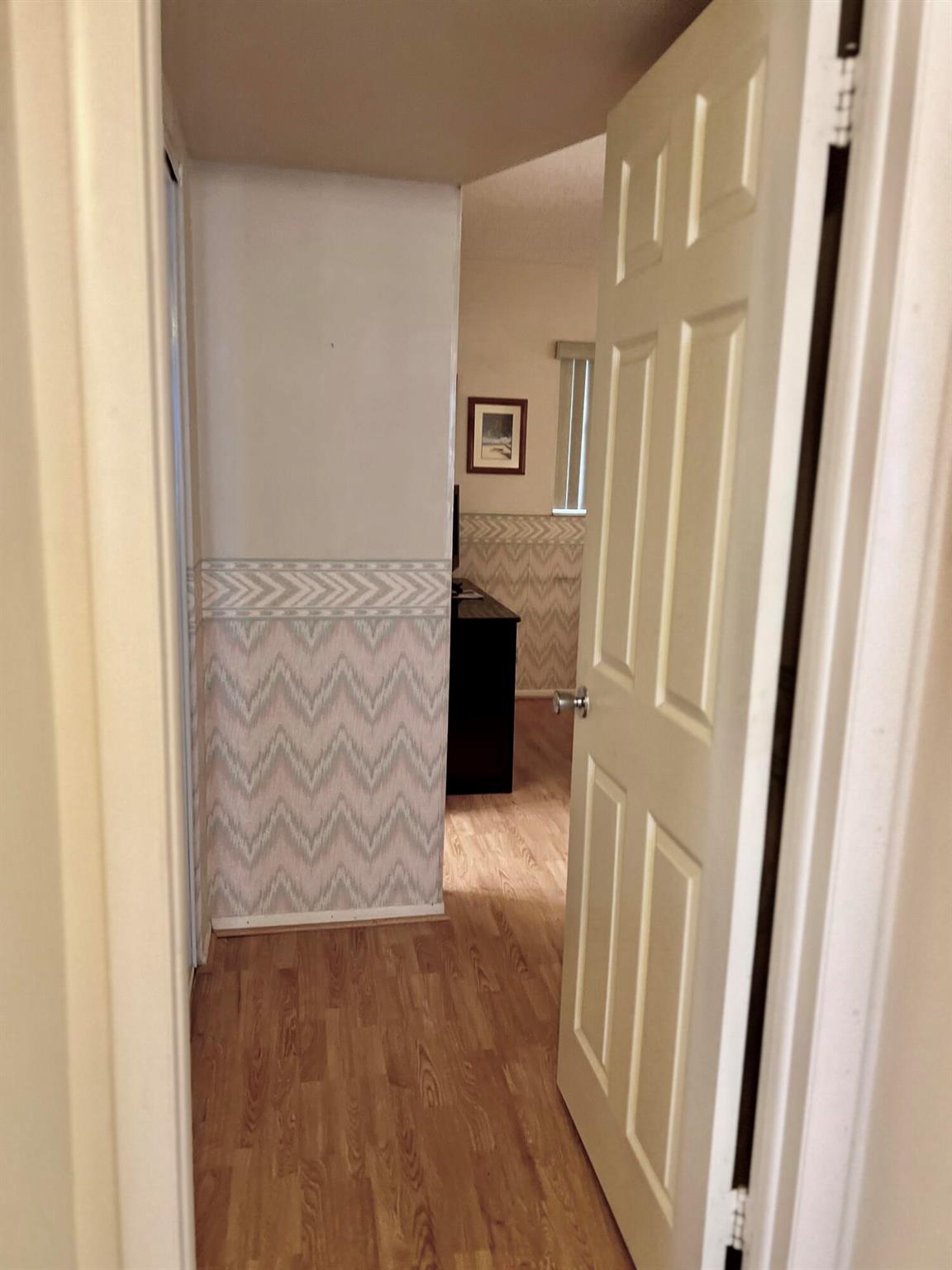 VILLAGE ROYALE CONDO 3 - Residential