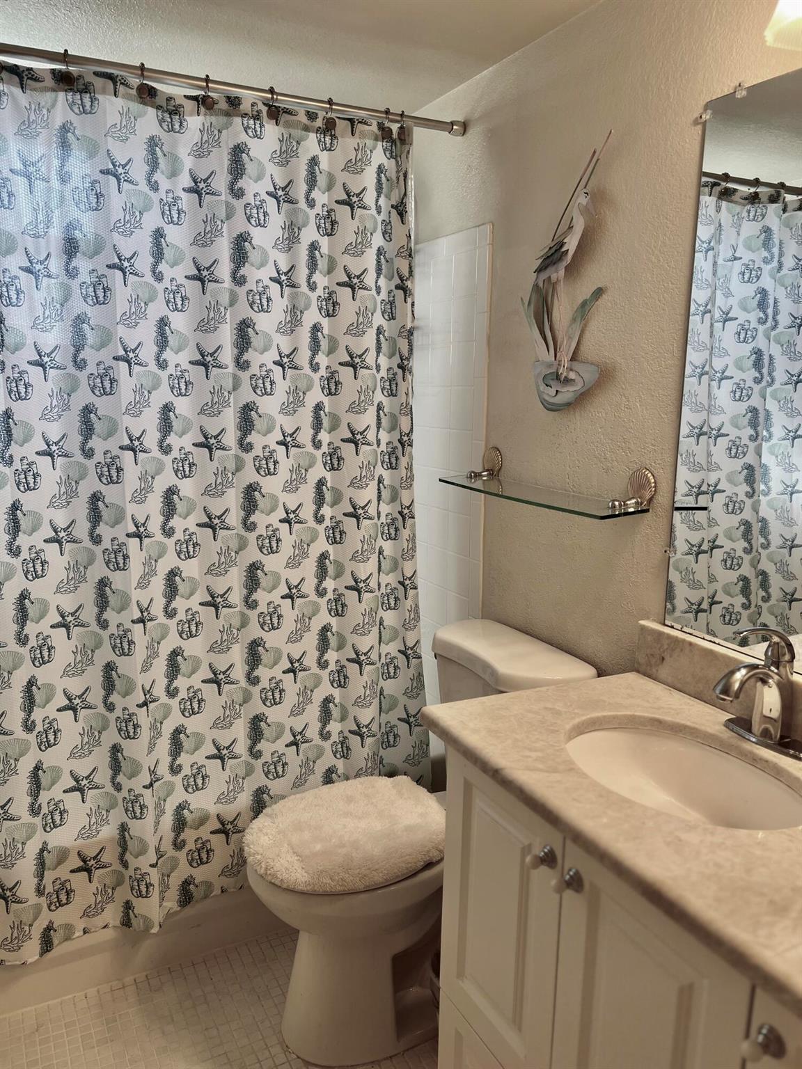 VILLAGE ROYALE CONDO 3 - Residential