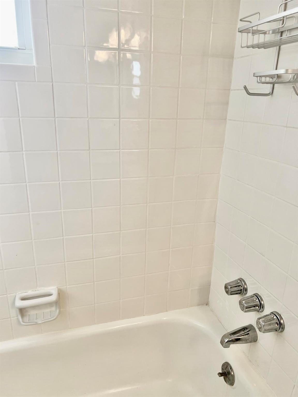 VILLAGE ROYALE CONDO 3 - Residential