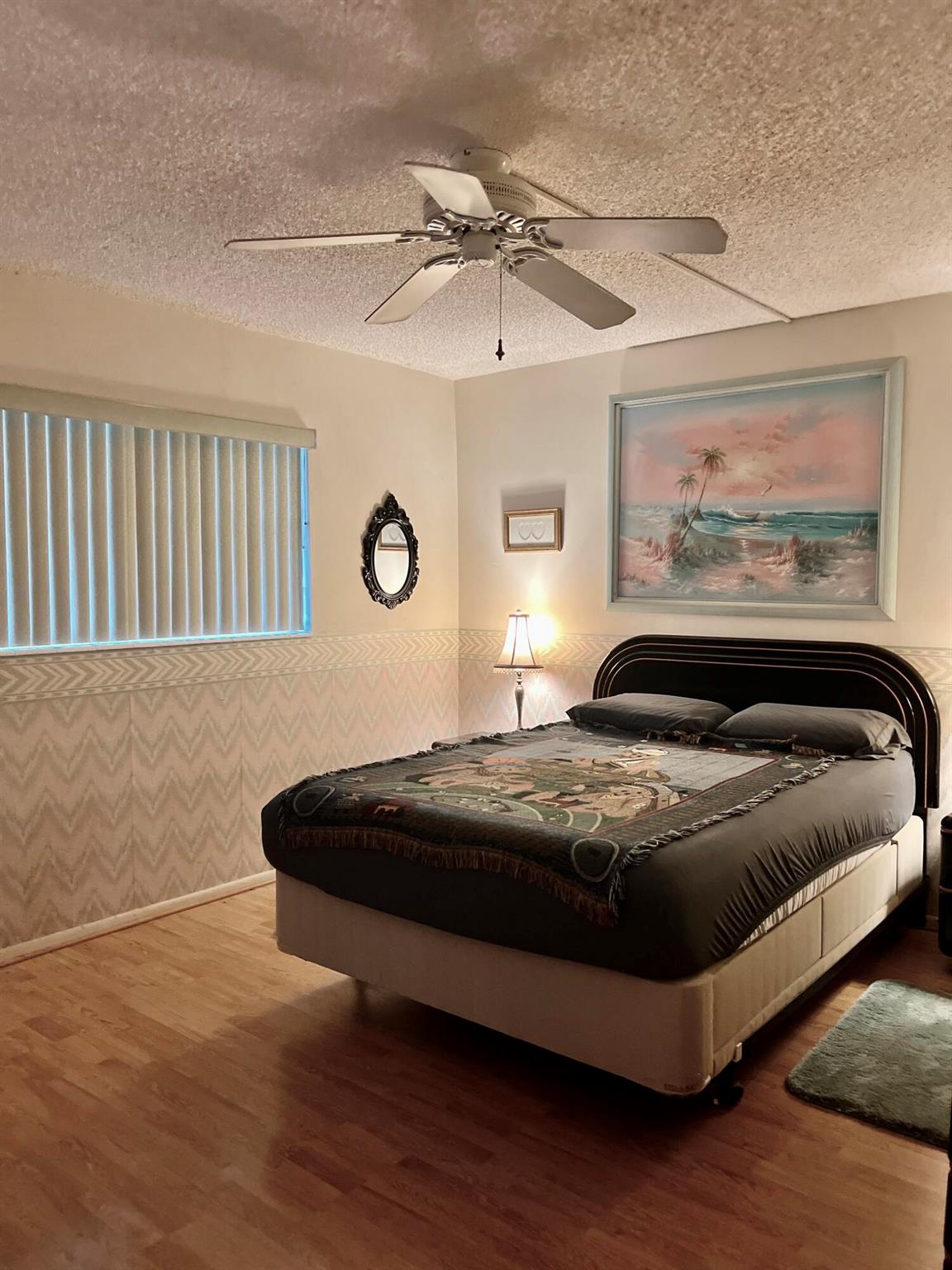 VILLAGE ROYALE CONDO 3 - Residential