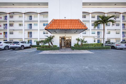 21 Yacht Club Drive 505 North Palm Beach FL 33408