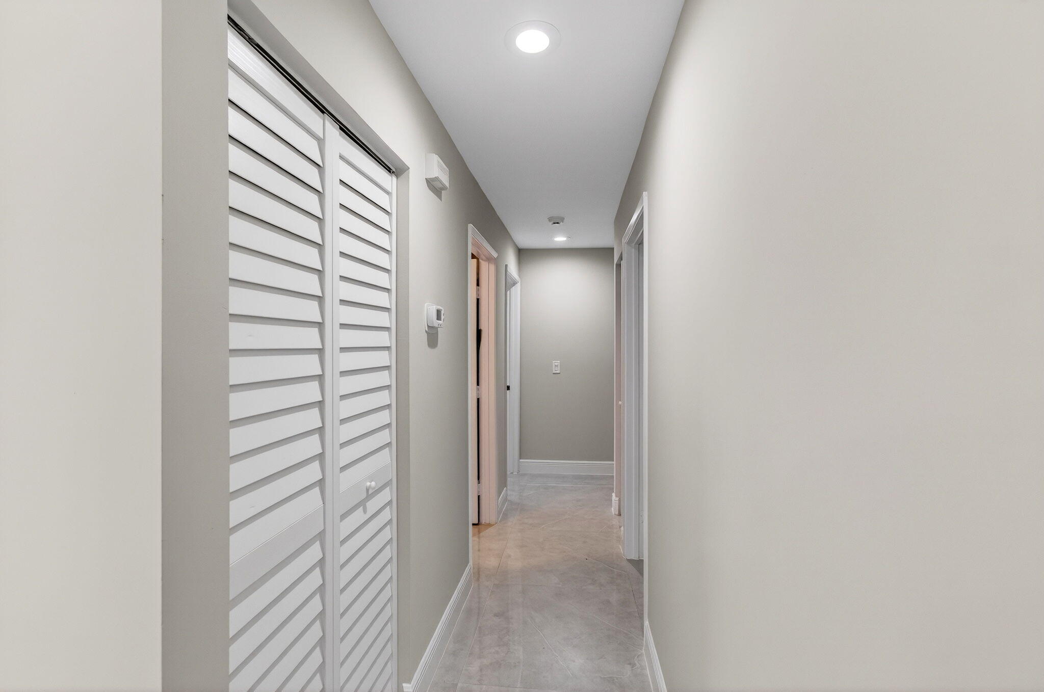 HUNTINGTON POINTE - Residential