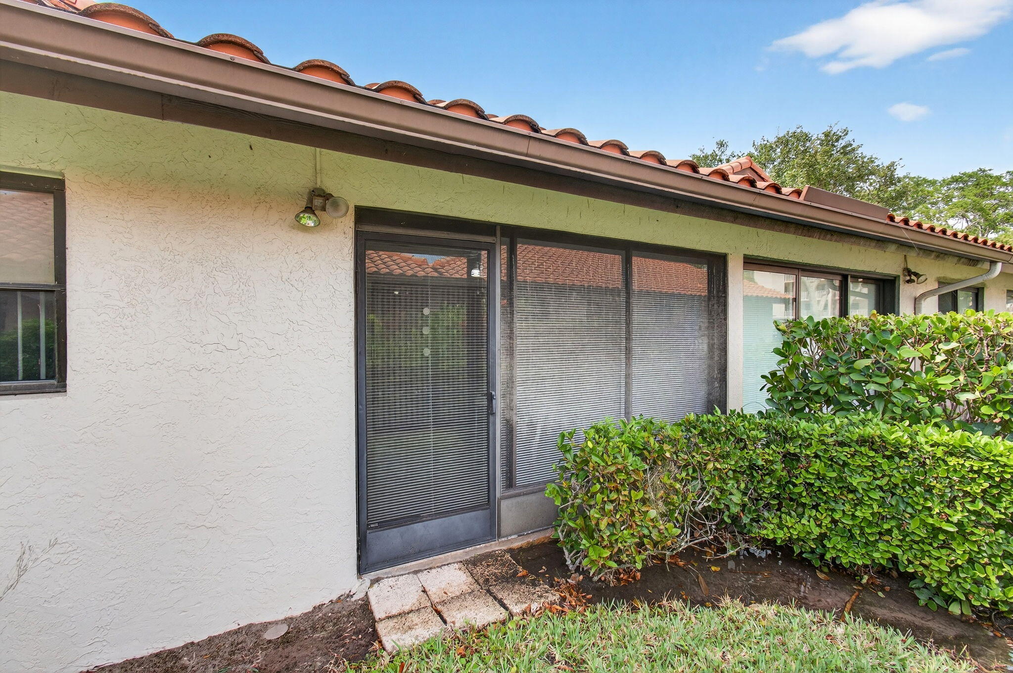 HUNTINGTON POINTE - Residential