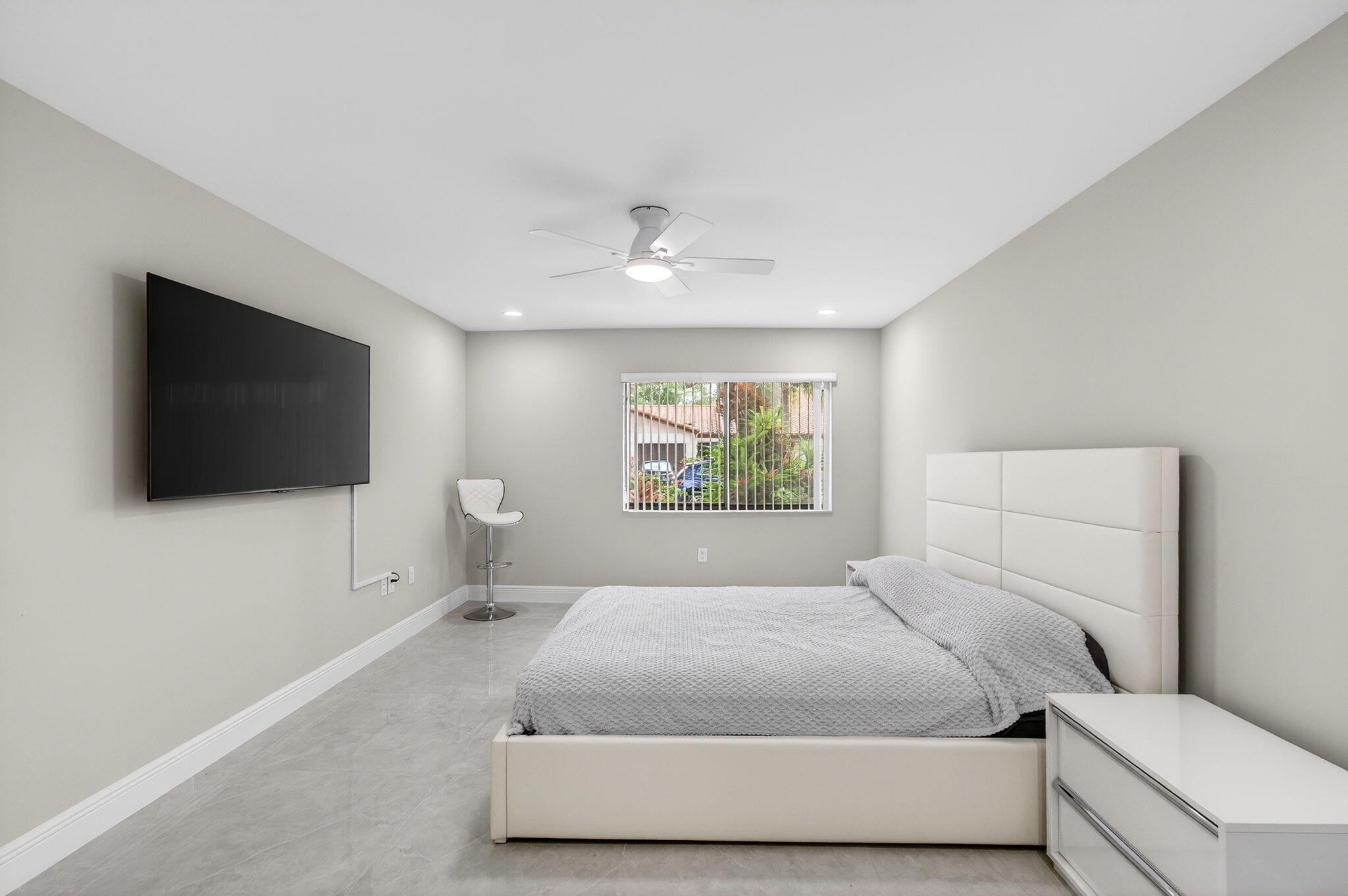 HUNTINGTON POINTE - Residential