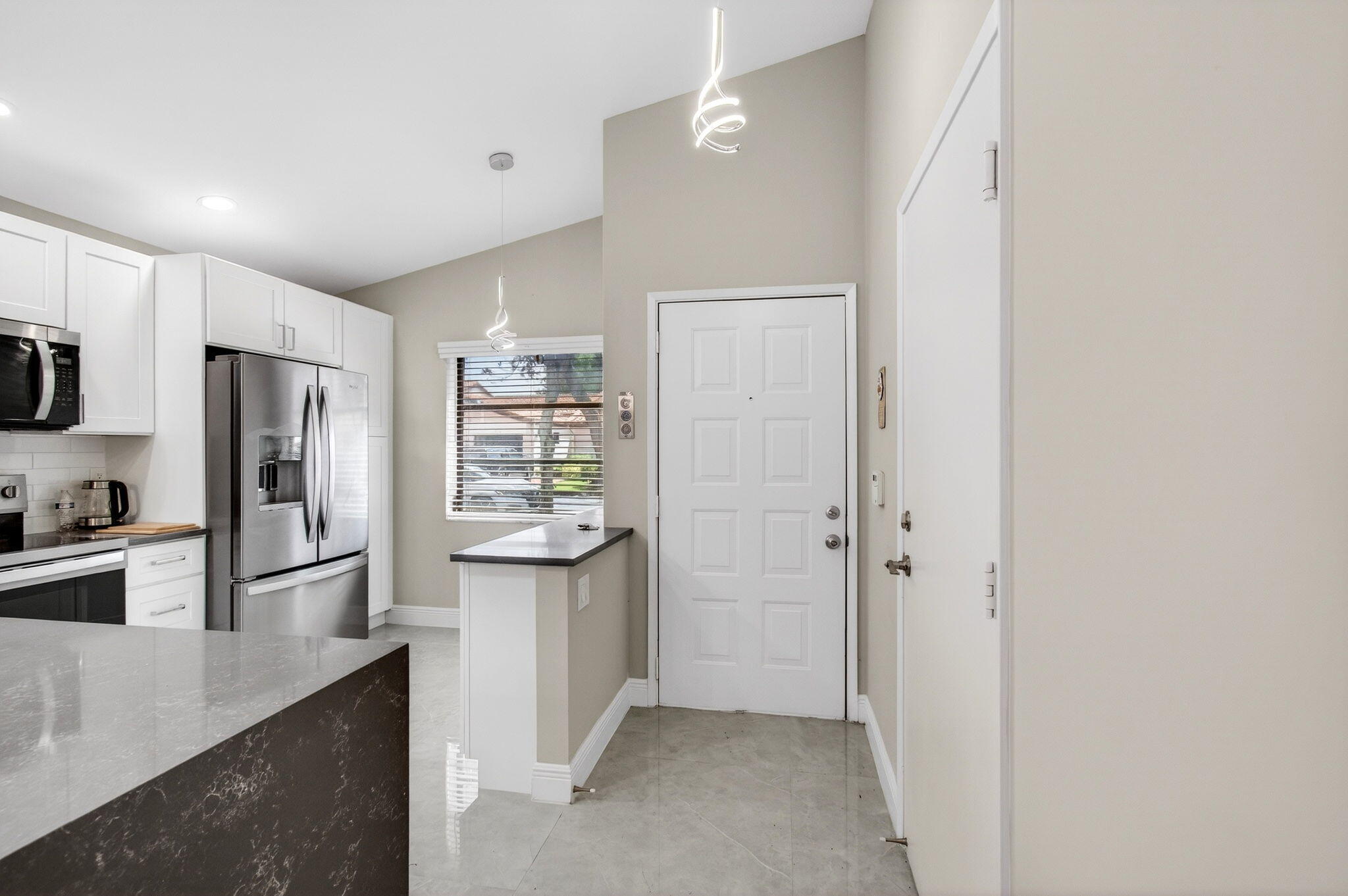 HUNTINGTON POINTE - Residential