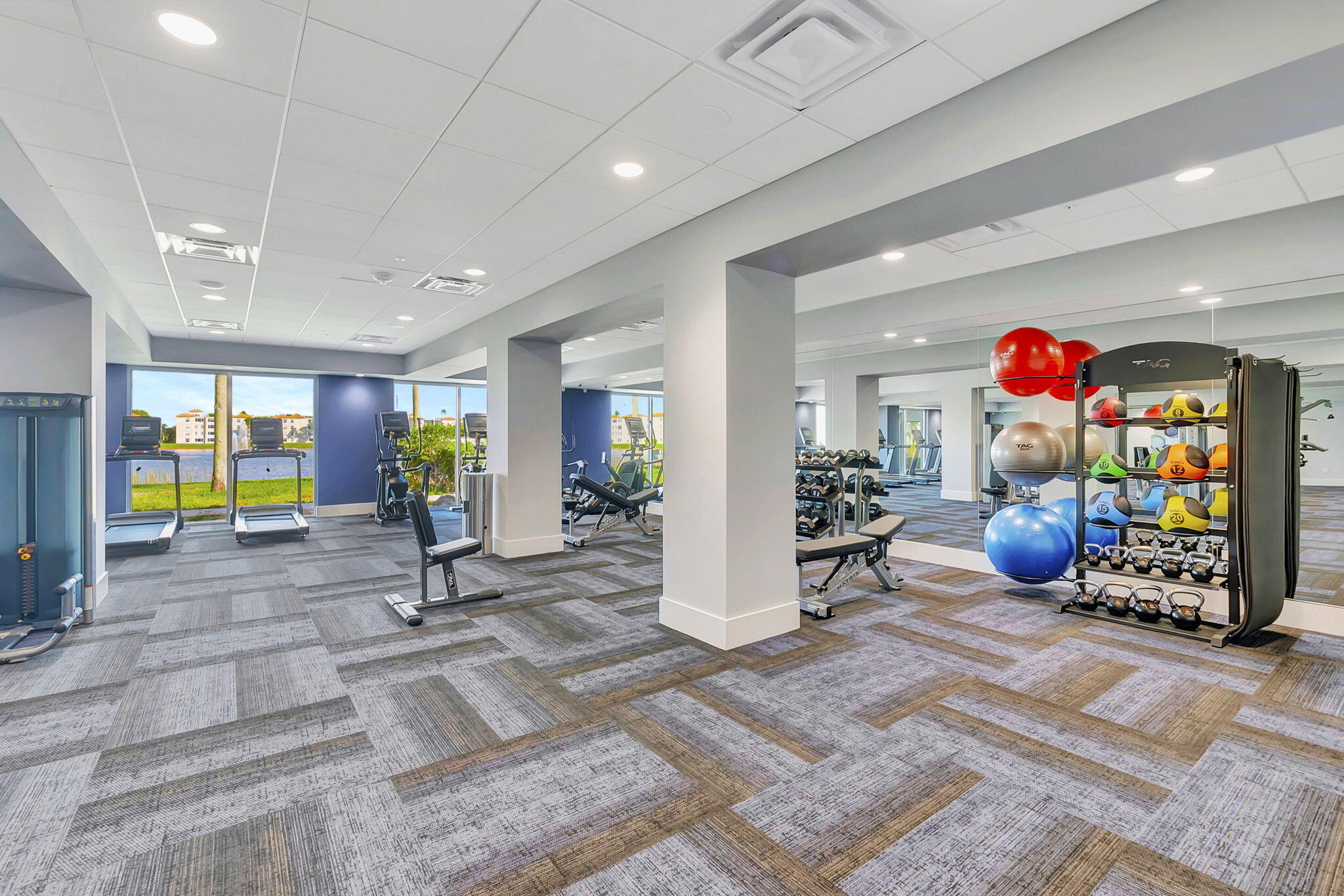 HUNTINGTON POINTE - Residential