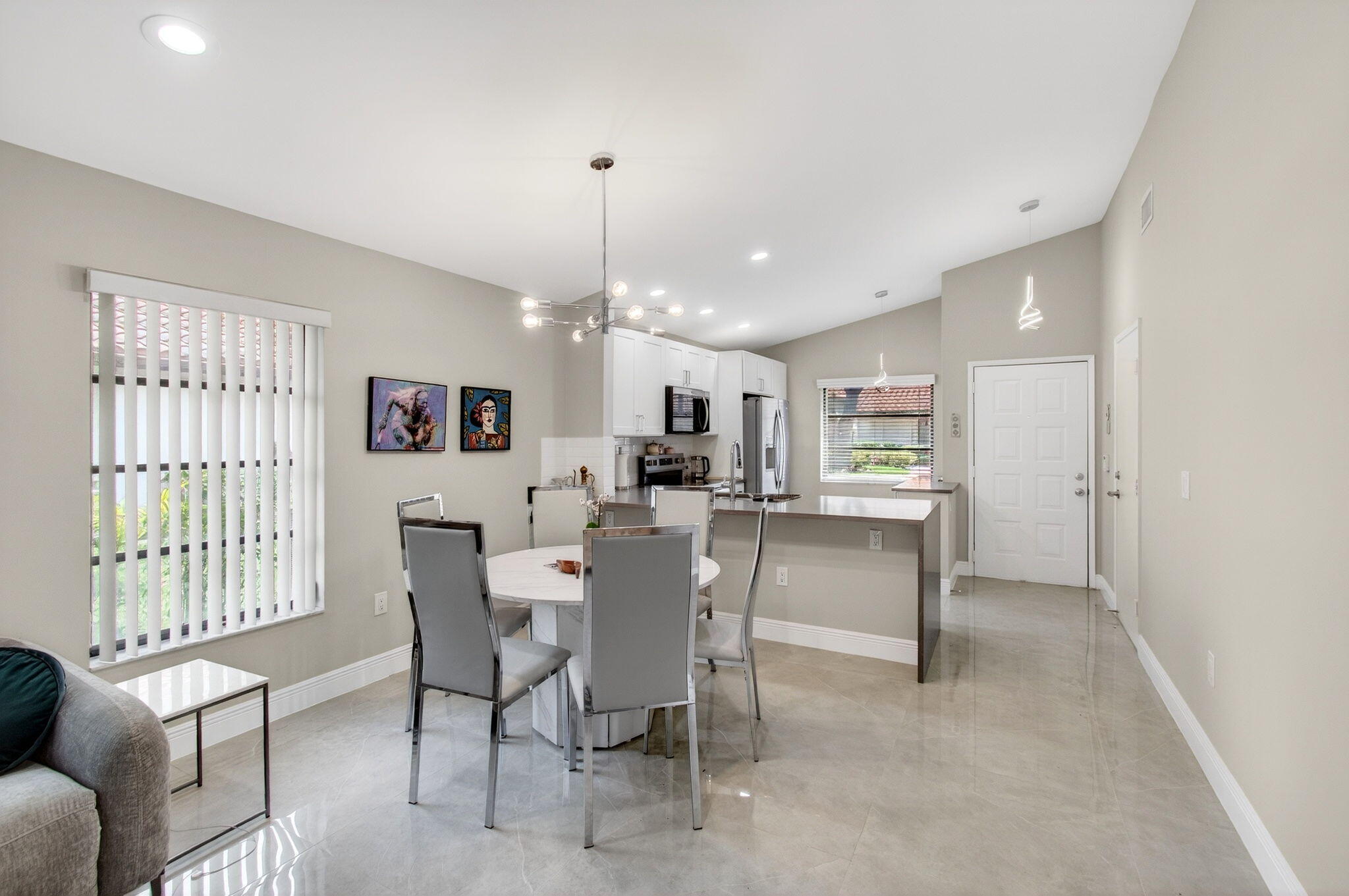 HUNTINGTON POINTE - Residential