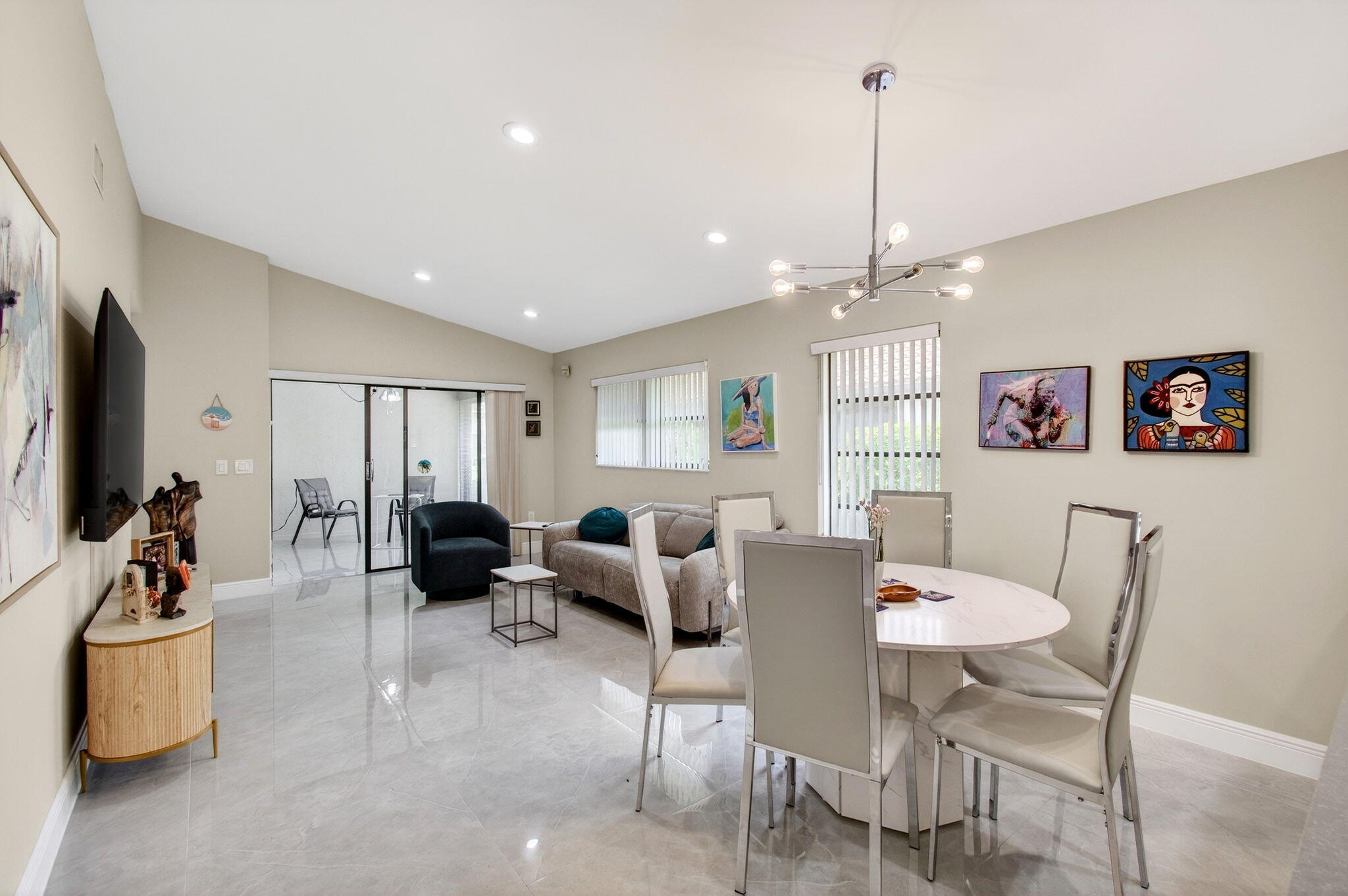 HUNTINGTON POINTE - Residential