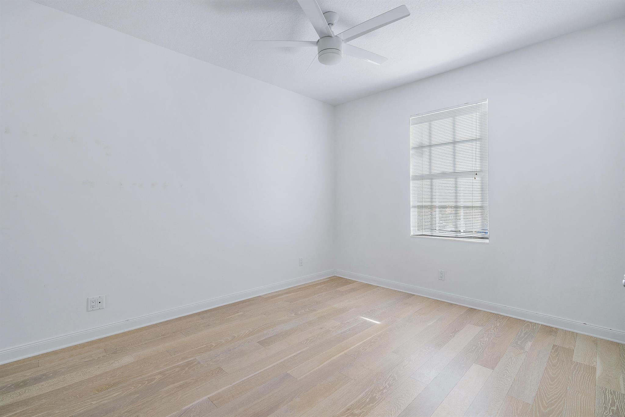 TEQUESTA OAKS - Residential