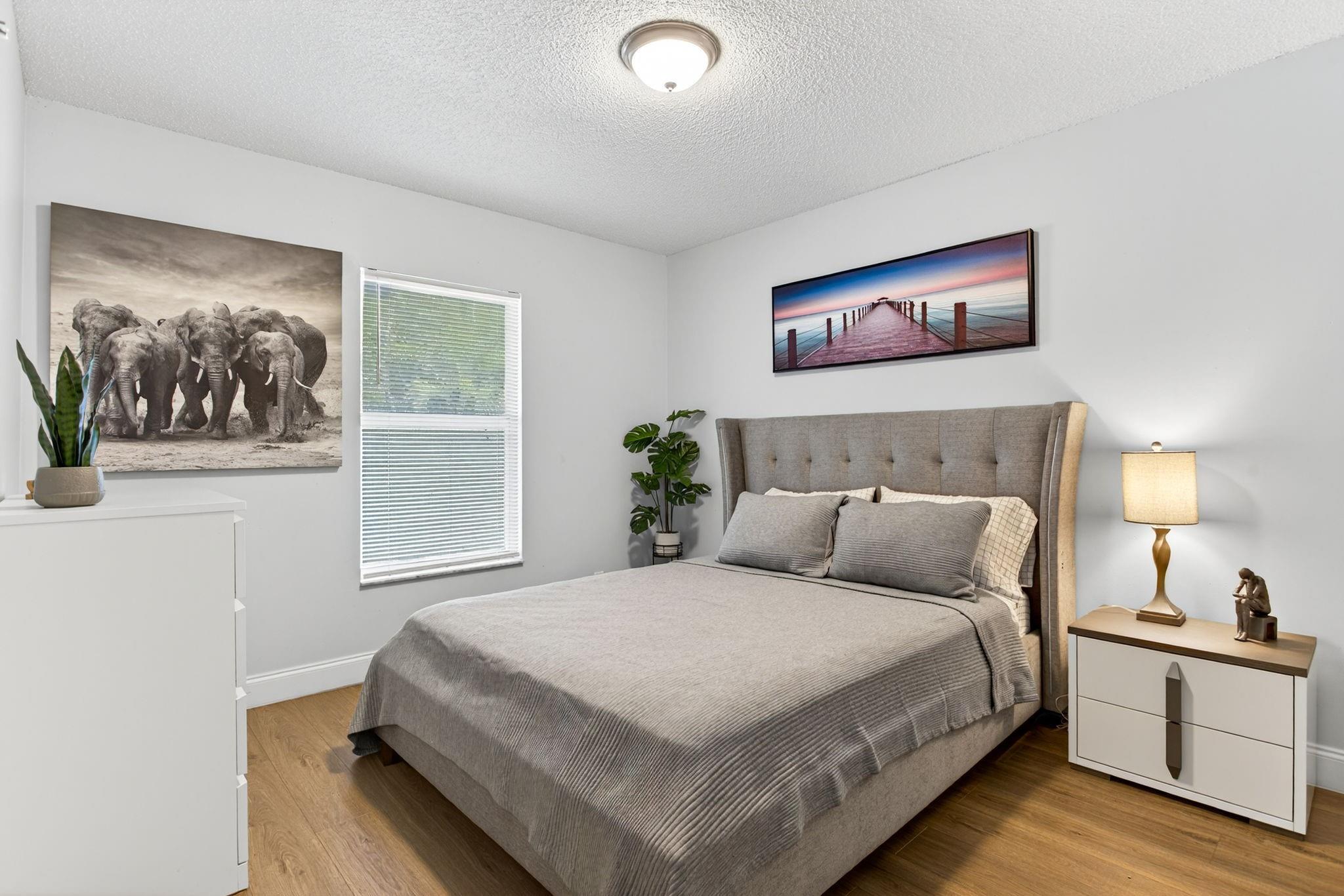 Cresthaven 5 40-4 B - Residential