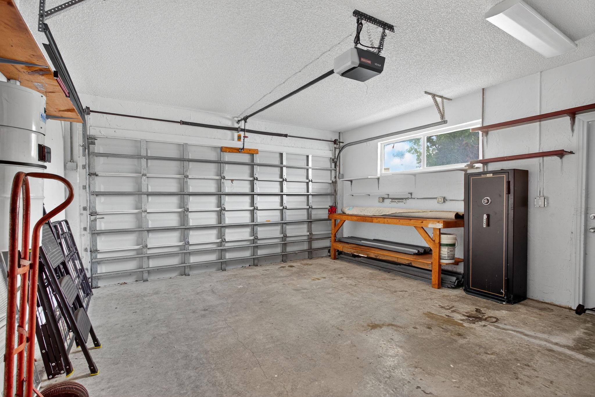 Cresthaven 5 40-4 B - Residential