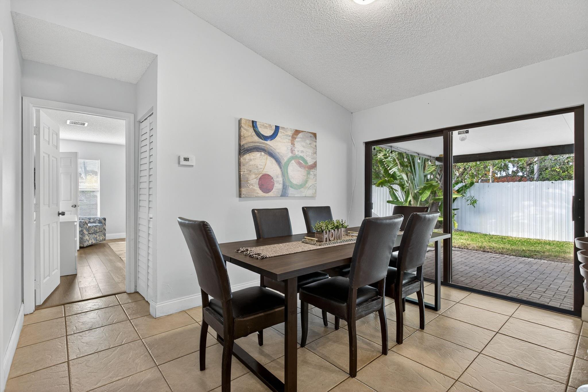 Cresthaven 5 40-4 B - Residential