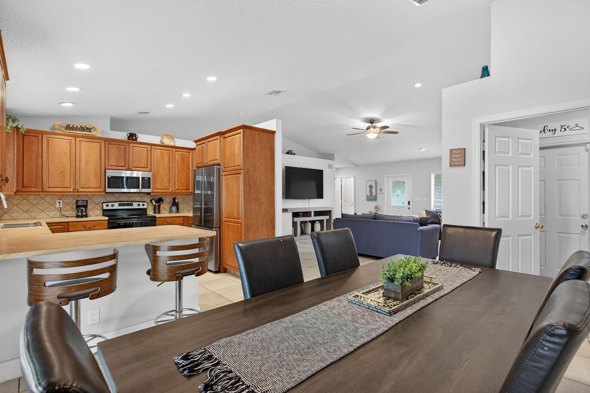 Cresthaven 5 40-4 B - Residential