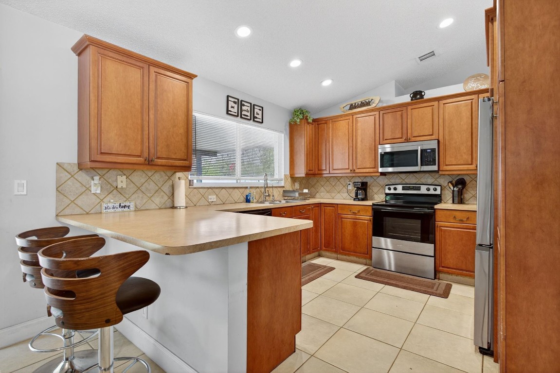 3191 NE 11th Terrace