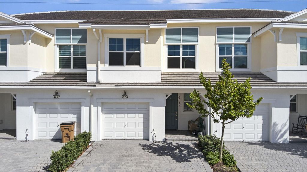 Photo of 634 Parsons Way, Deerfield Beach, FL 33442 (MLS # B26032198)