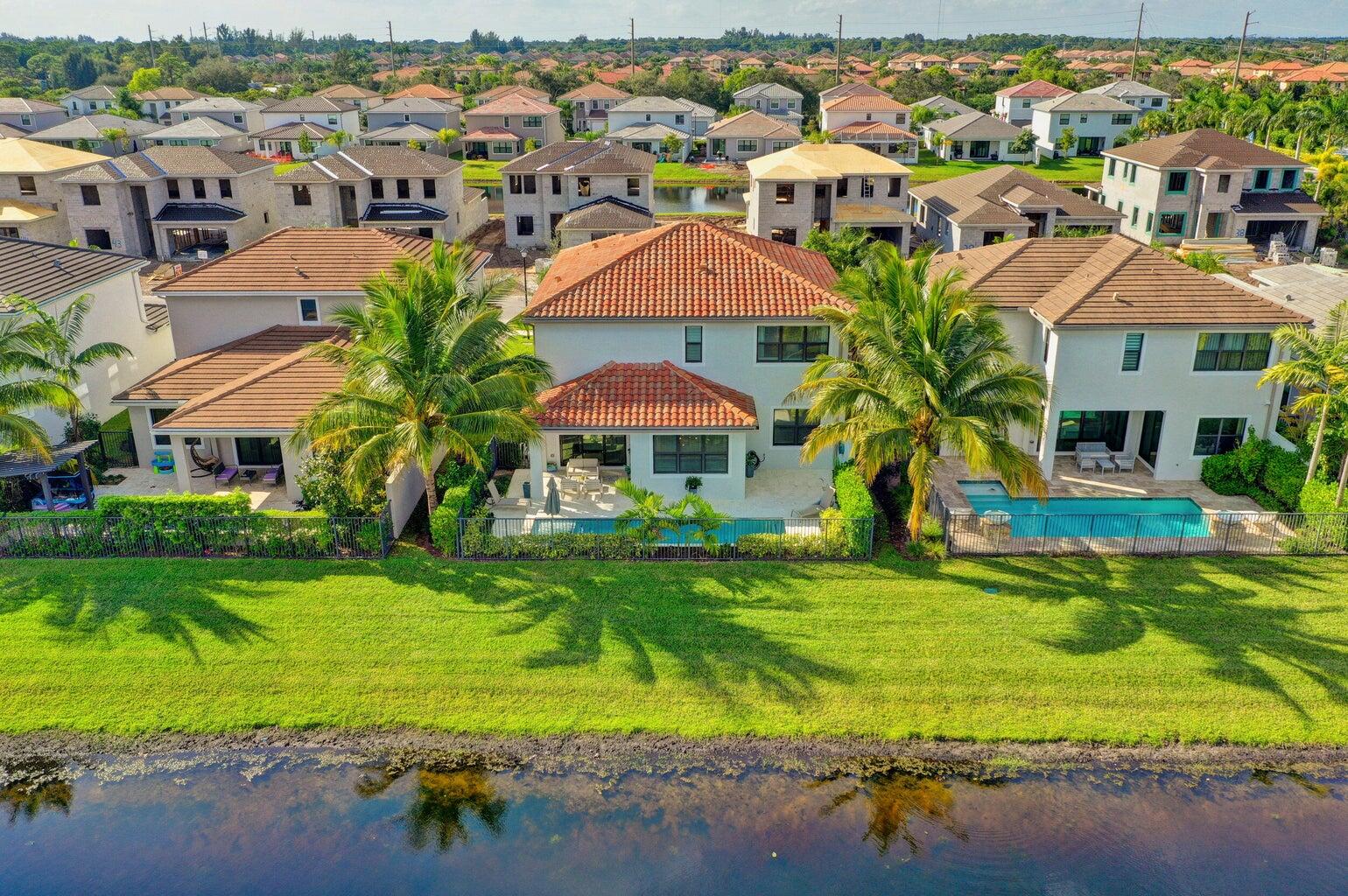 TOSCANA ISLES - Residential