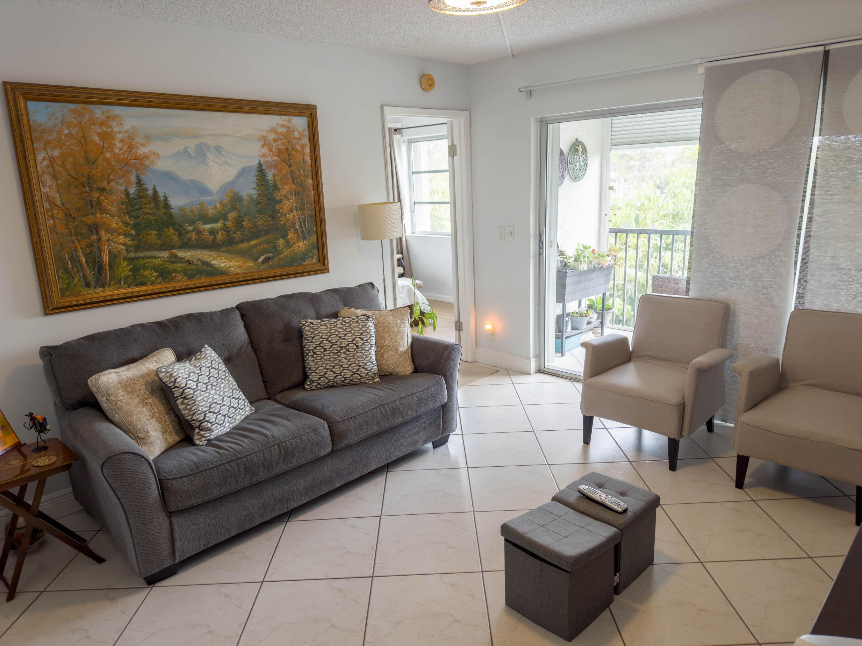 CYPRESS BEND CONDOMINIUM V - Residential Lease