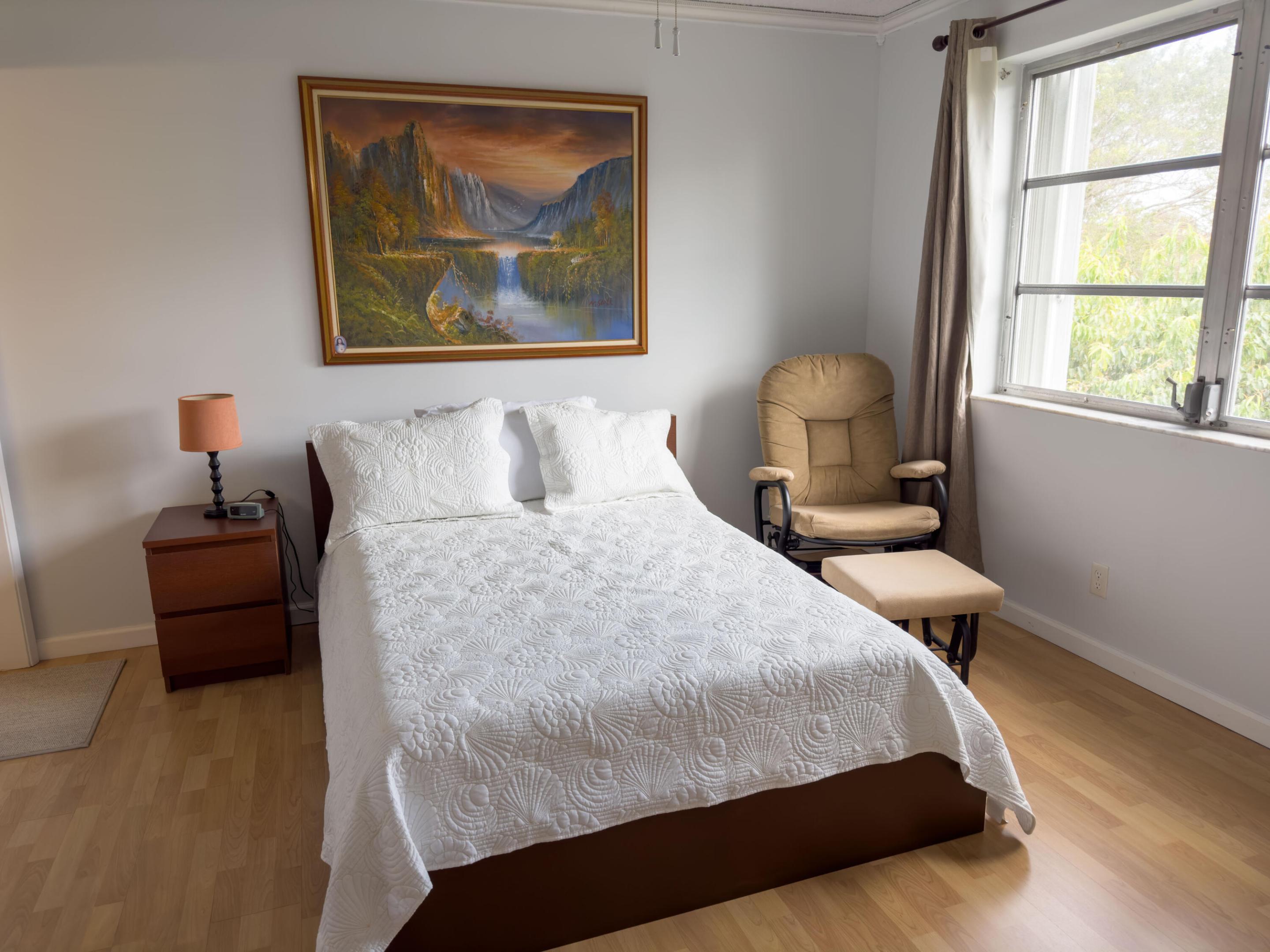CYPRESS BEND CONDOMINIUM V - Residential Lease