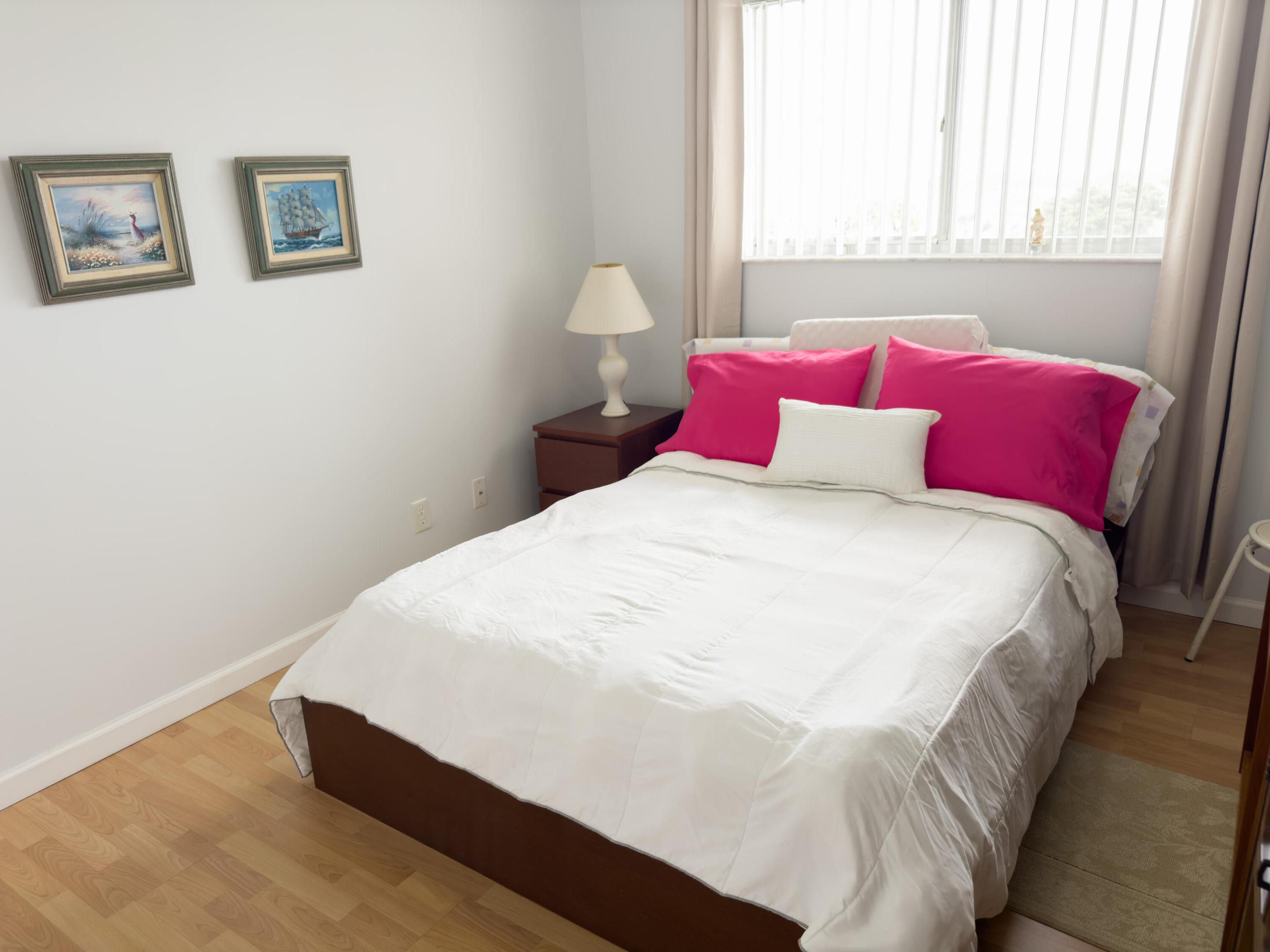 CYPRESS BEND CONDOMINIUM V - Residential Lease