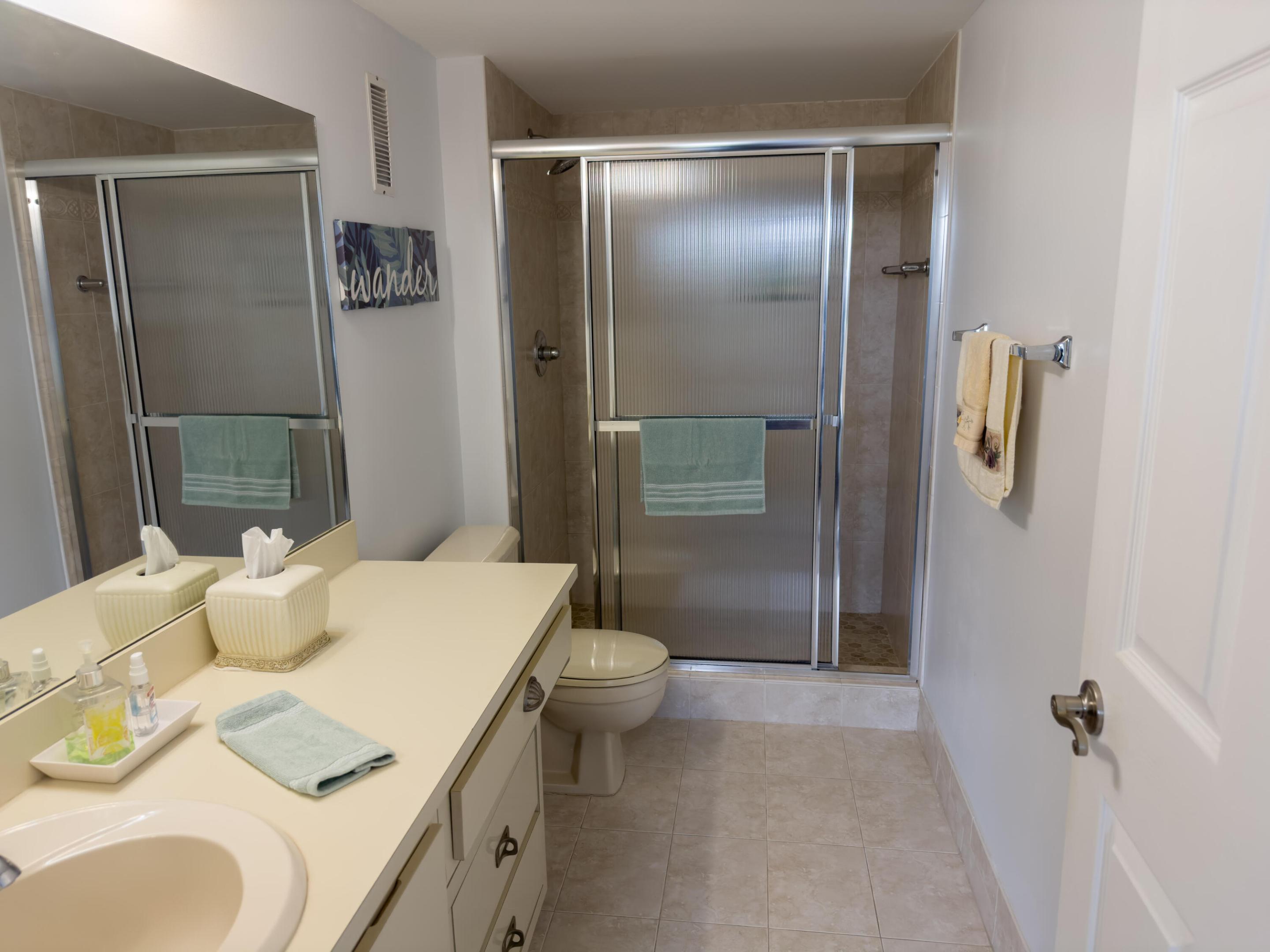 CYPRESS BEND CONDOMINIUM V - Residential Lease