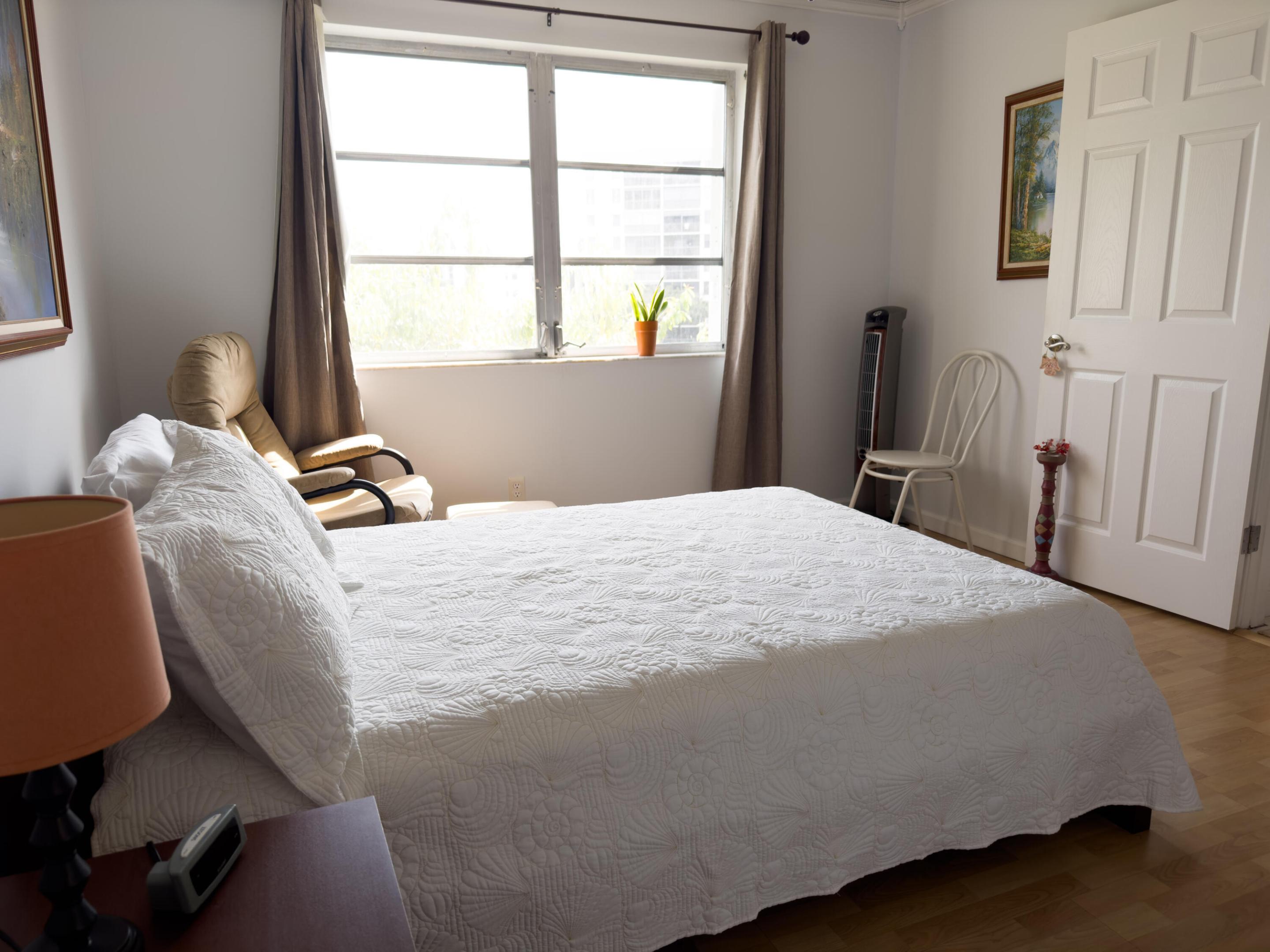 CYPRESS BEND CONDOMINIUM V - Residential Lease