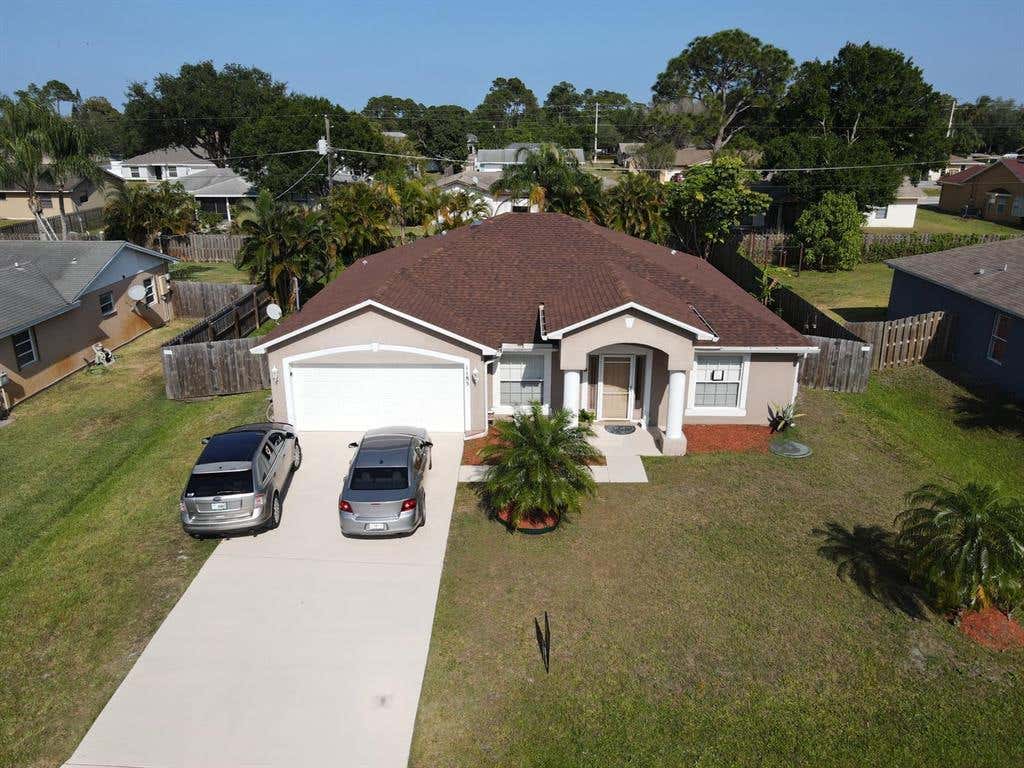 Photo of 1185 SW Ithaca Street, Port Saint Lucie, FL 34983 (MLS # R10707494)