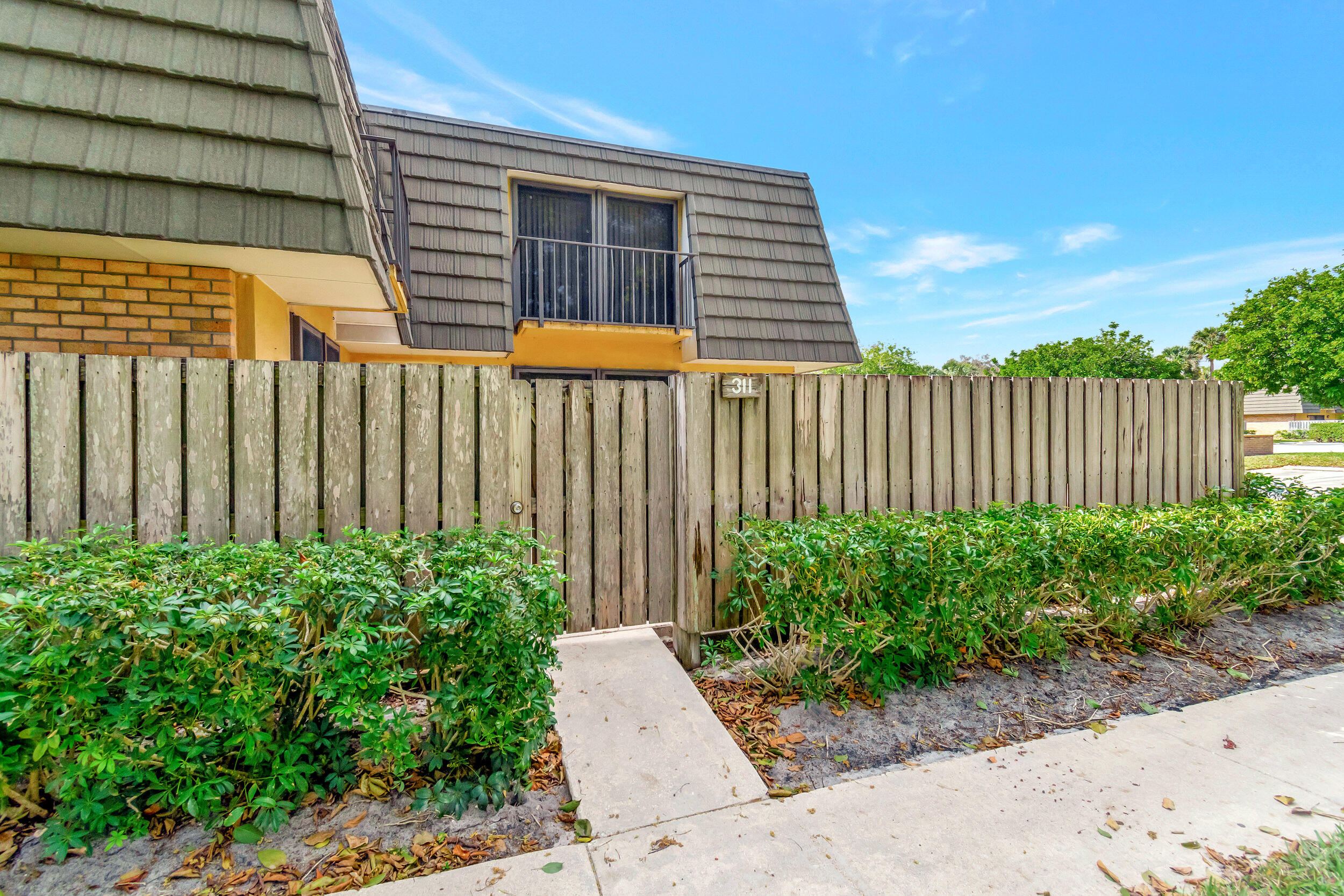 VILLAGE OF SANDALWOOD LAKES 1 - Residential Lease