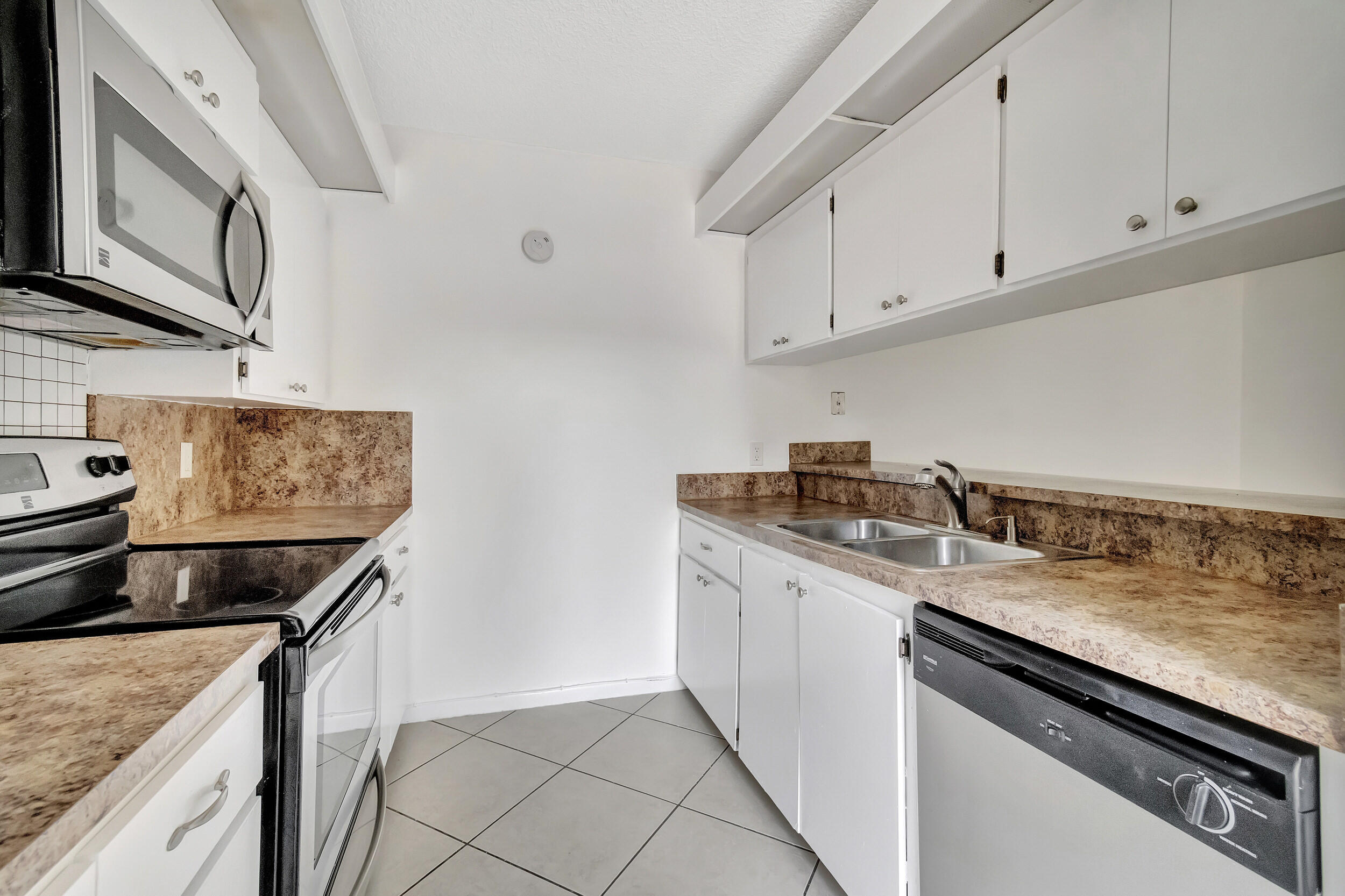 VILLAGE OF SANDALWOOD LAKES 1 - Residential Lease