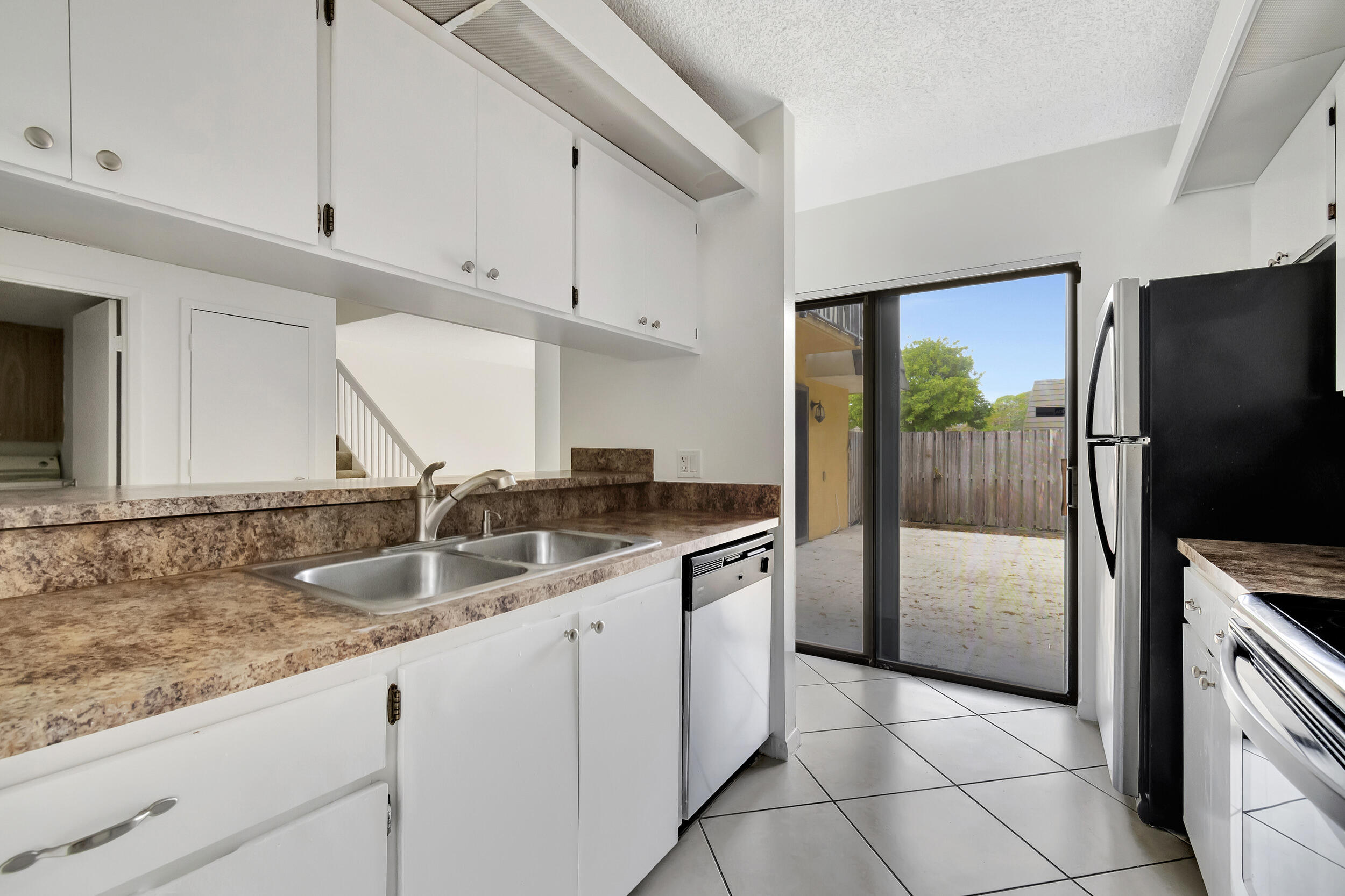 VILLAGE OF SANDALWOOD LAKES 1 - Residential Lease