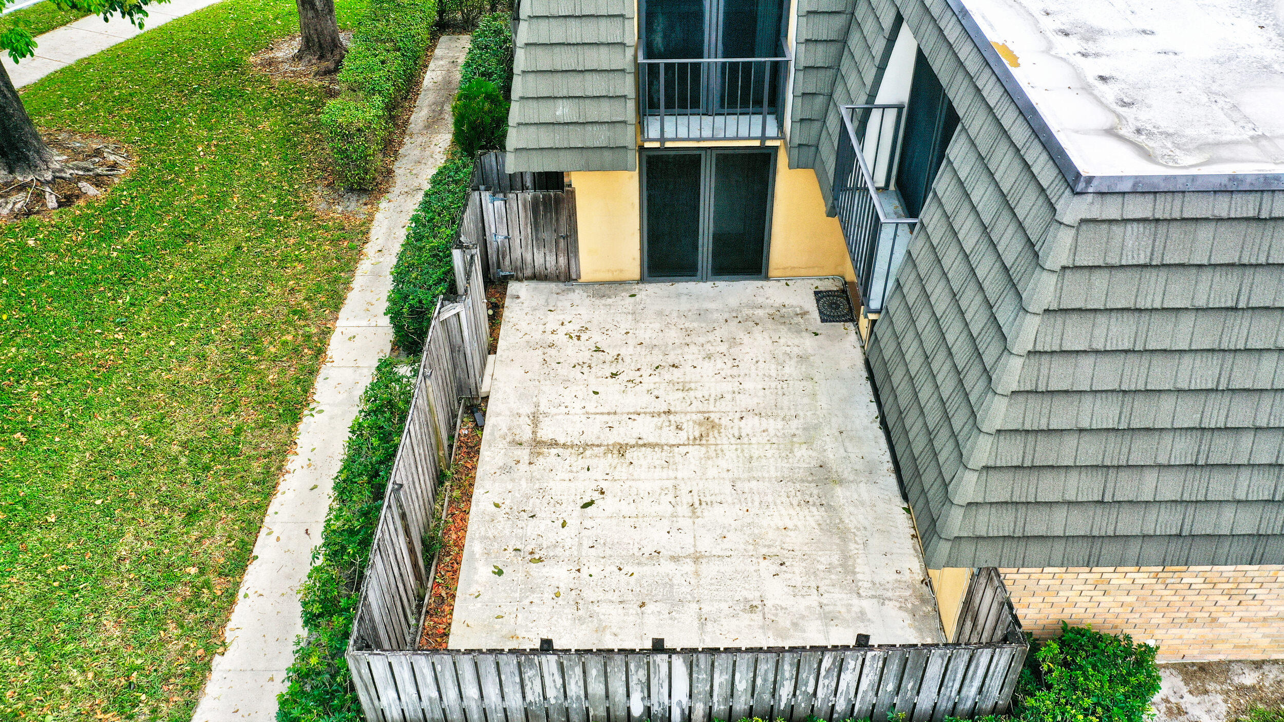 VILLAGE OF SANDALWOOD LAKES 1 - Residential Lease