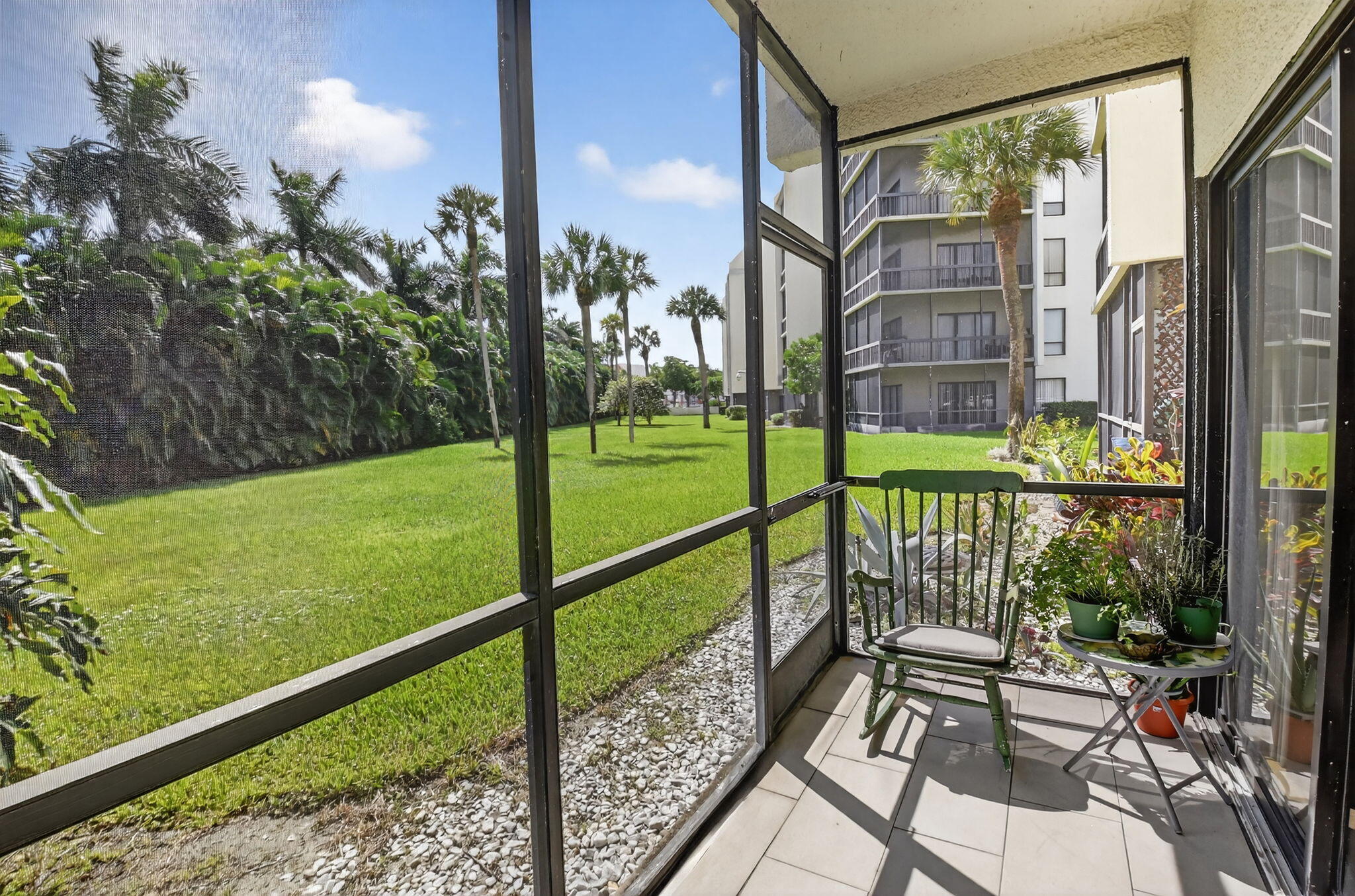 LANDS OF THE PRESIDENT CONDO 8 - Residential Lease