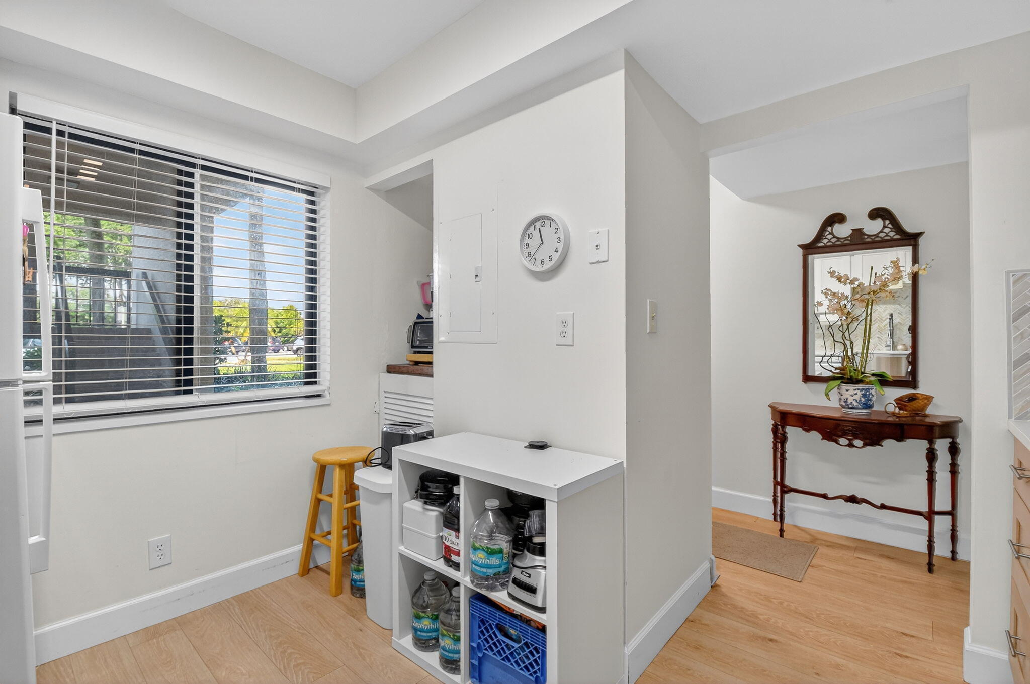 LANDS OF THE PRESIDENT CONDO 8 - Residential Lease