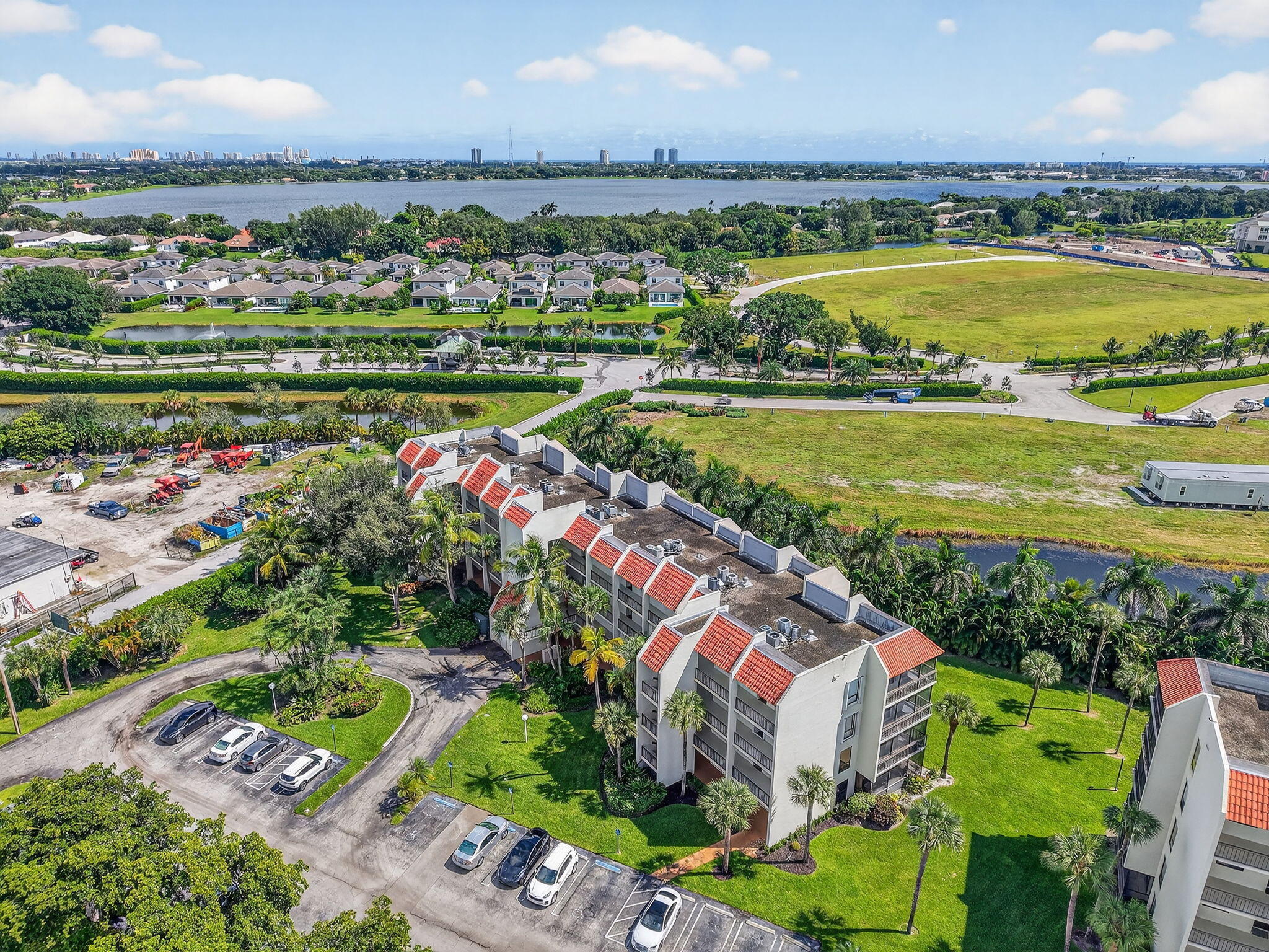 LANDS OF THE PRESIDENT CONDO 8 - Residential Lease
