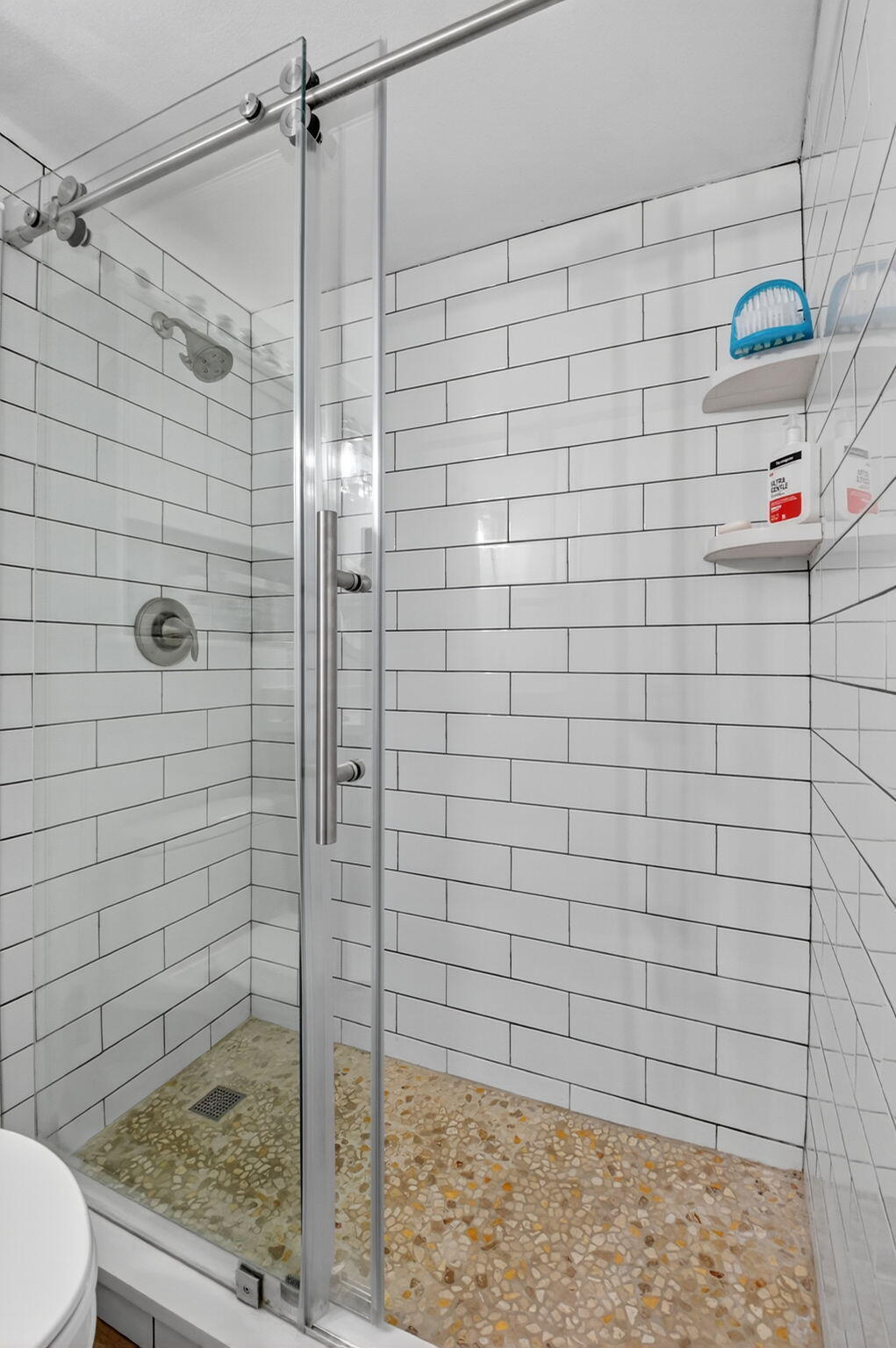 LANDS OF THE PRESIDENT CONDO 8 - Residential Lease