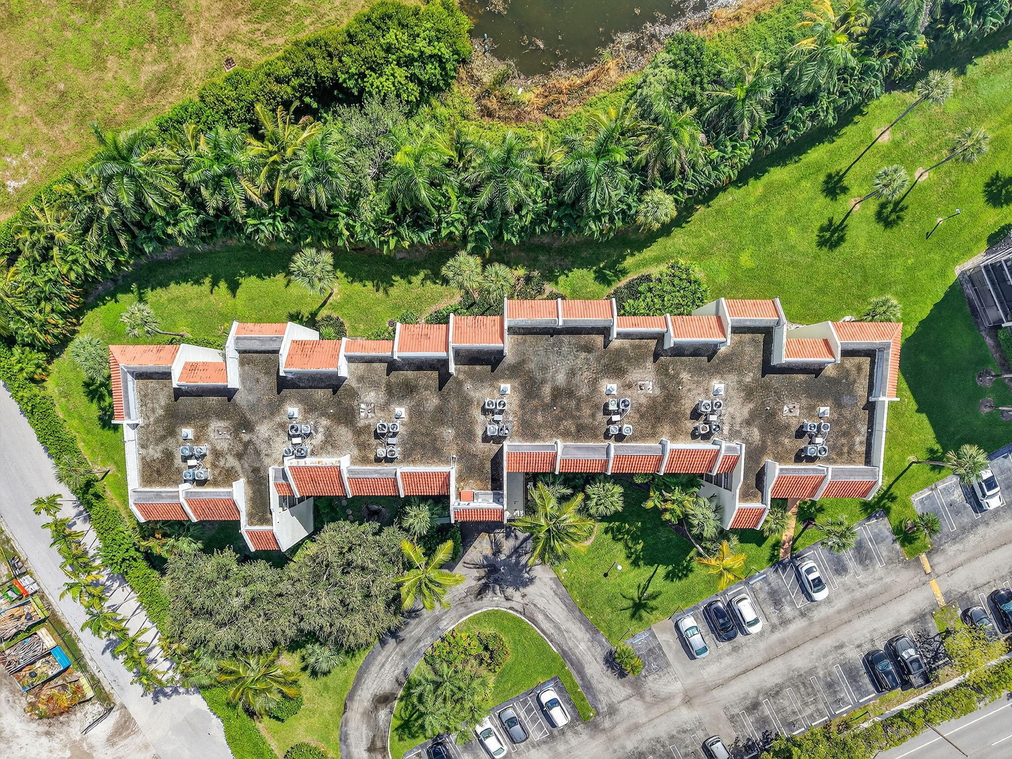 LANDS OF THE PRESIDENT CONDO 8 - Residential Lease