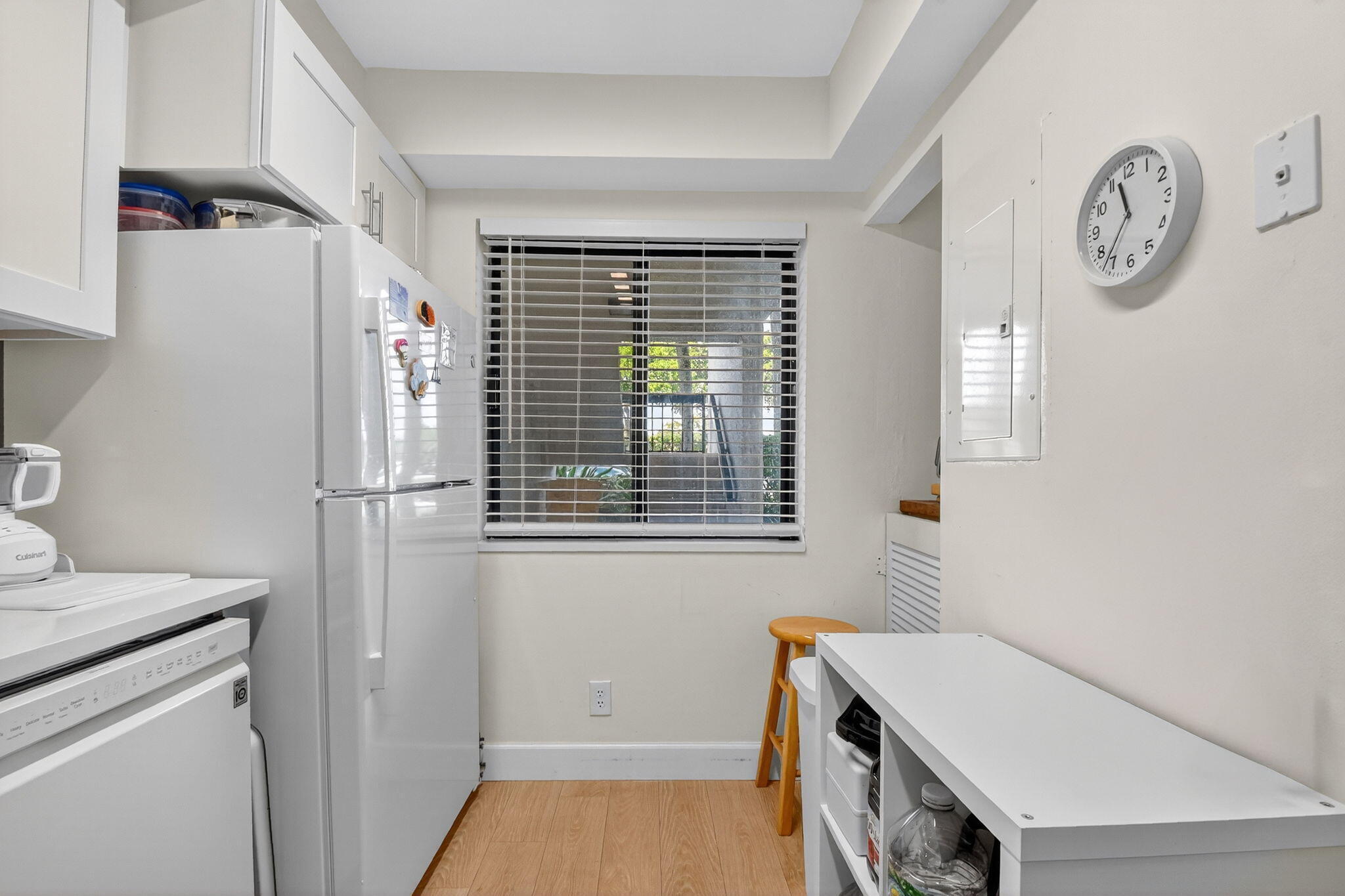 LANDS OF THE PRESIDENT CONDO 8 - Residential Lease