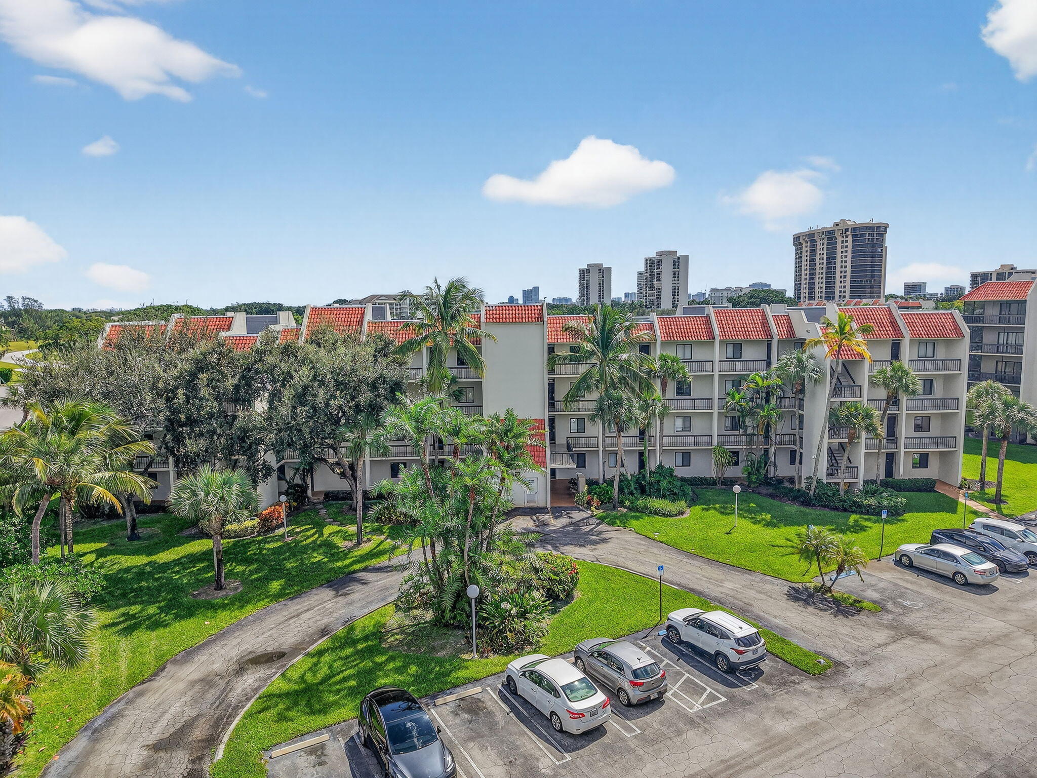 LANDS OF THE PRESIDENT CONDO 8 - Residential Lease