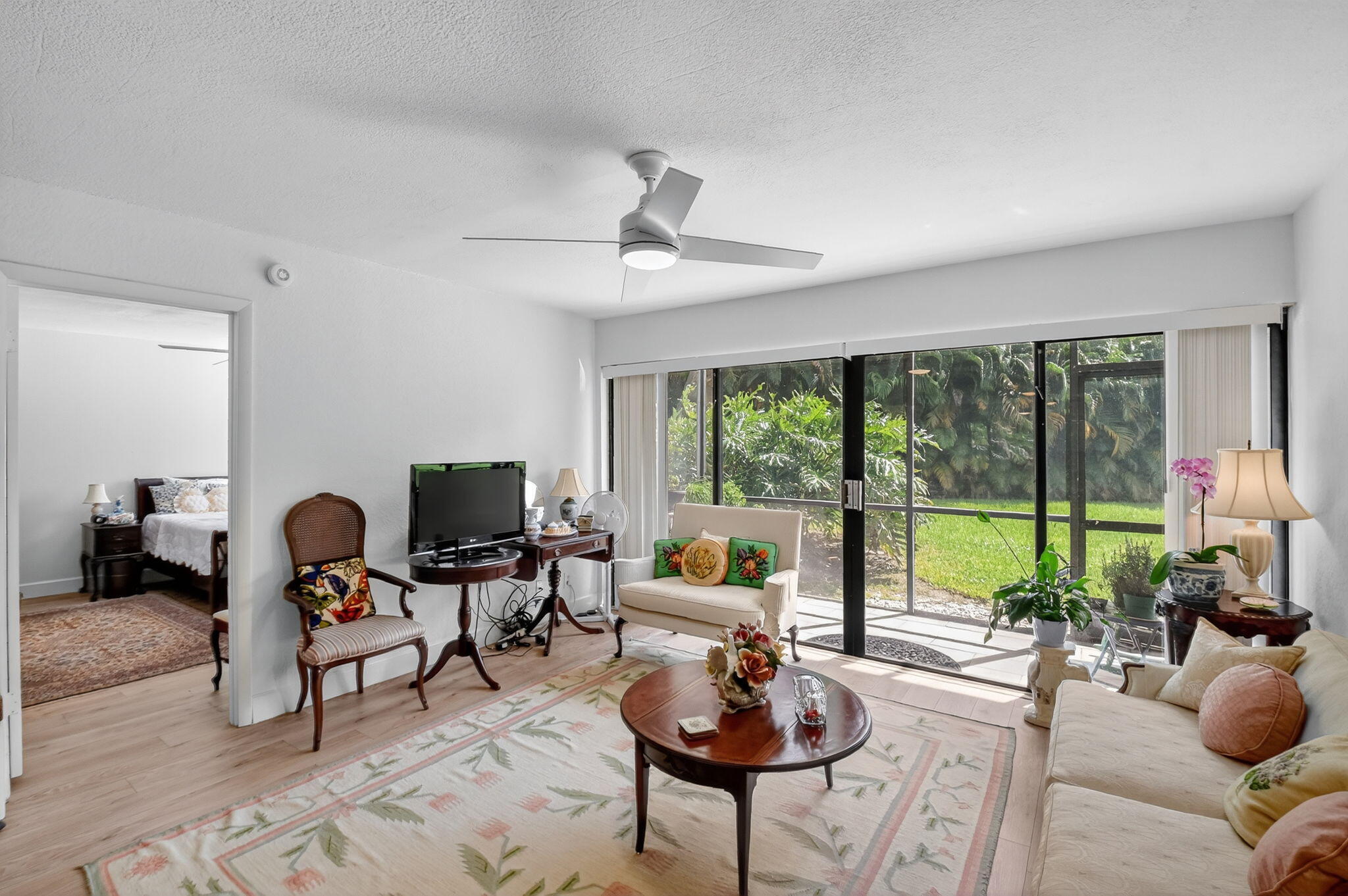 LANDS OF THE PRESIDENT CONDO 8 - Residential Lease