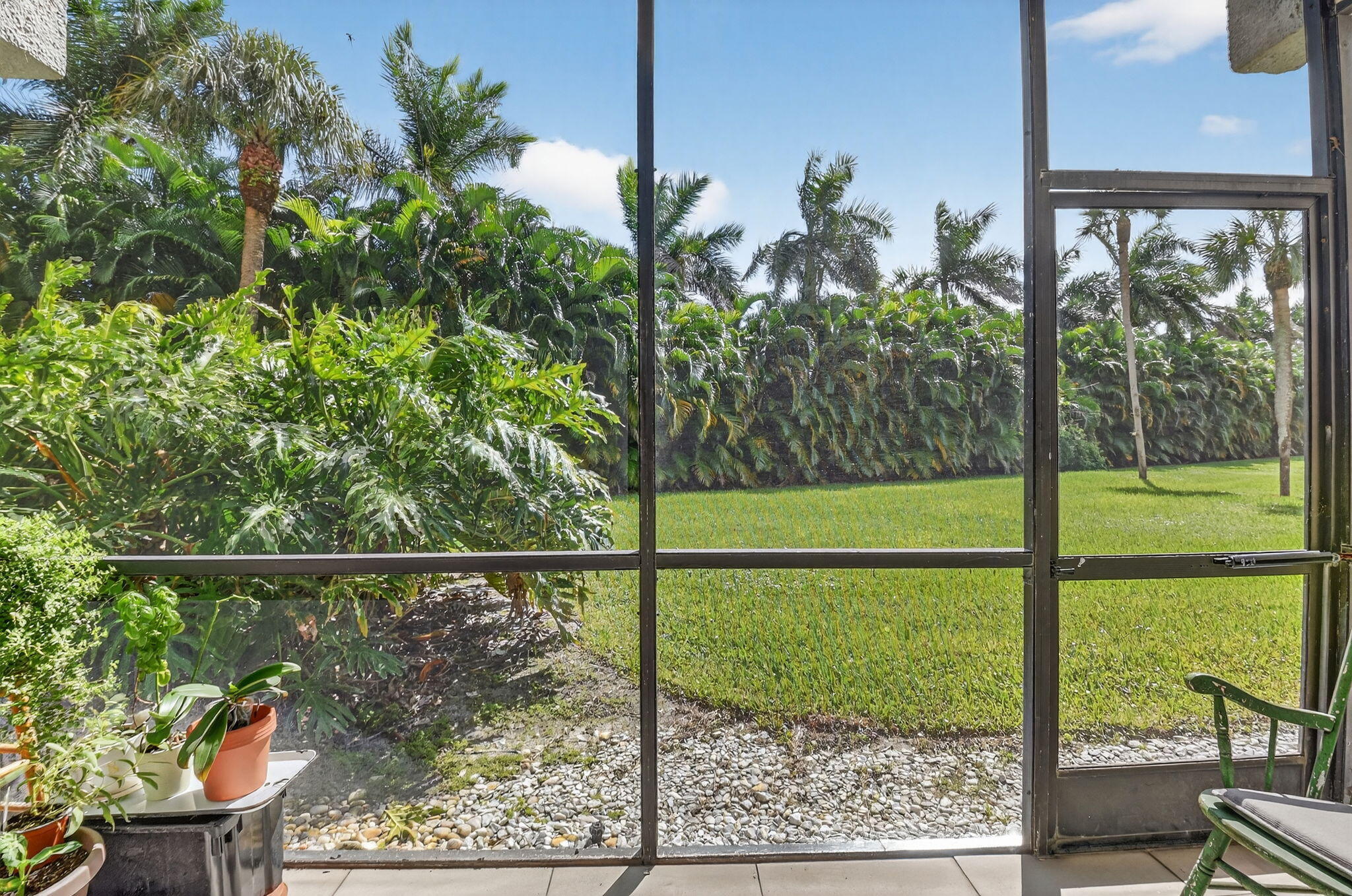 LANDS OF THE PRESIDENT CONDO 8 - Residential Lease
