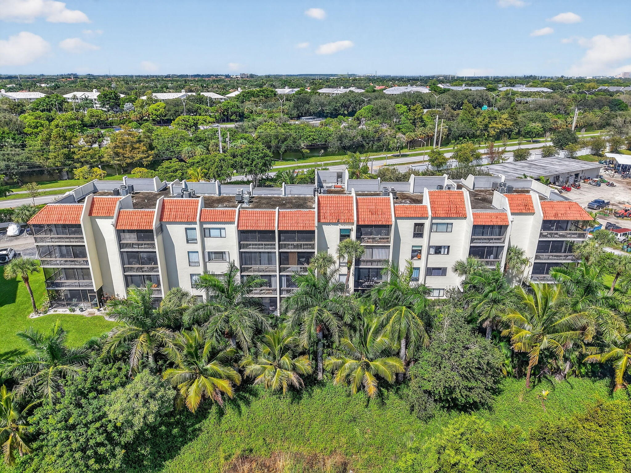 LANDS OF THE PRESIDENT CONDO 8 - Residential Lease