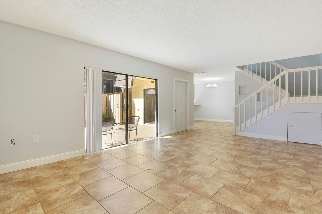 Photo of 104 1st Court, Palm Beach Gardens, FL 33410 (MLS # R10940203)