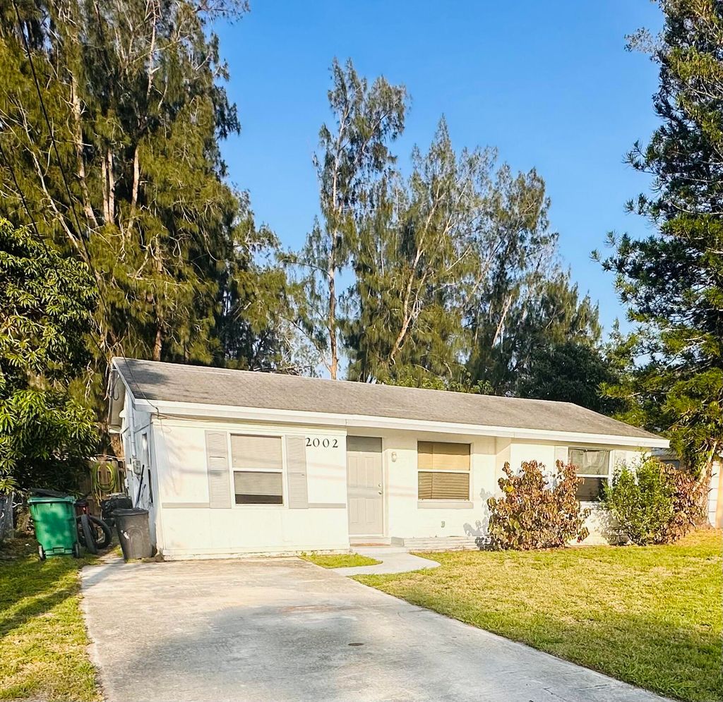 Photo of 2002 N 50th Street, Fort Pierce, FL 34947 (MLS # R11093761)