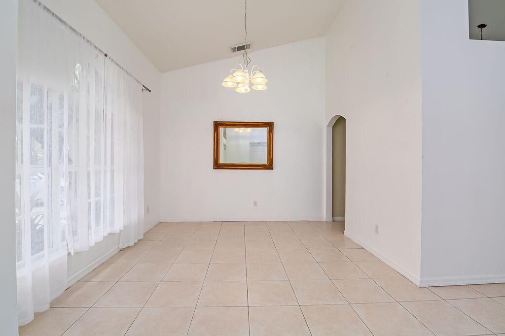 2062 SW Scorpio Lane, Port St Lucie, FL, 34984/$380,000 1 2062 SW Scorpio Lane