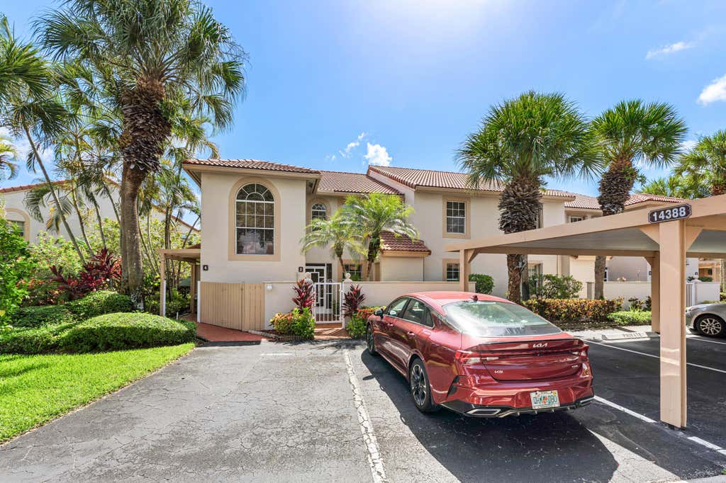 Photo of 14388 Emerald Lake Drive #2, Delray Beach, FL 33446 (MLS # B26052027)
